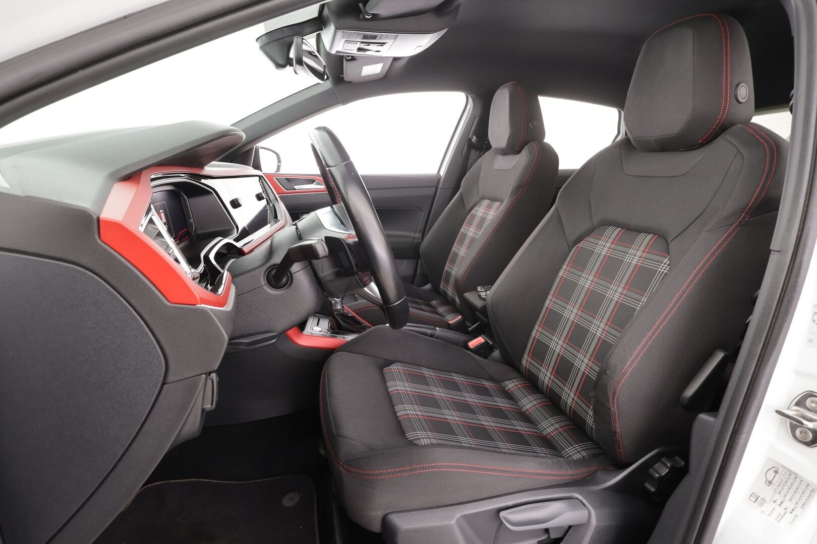 Volkswagen Polo 2019 GTI 2,0 TSI 147 kW (200 hv) DSG * ACC / P.Kamera / Beats äänentoisto / Keyless / Navi * - Suomi-auto / Kahdet renkaat