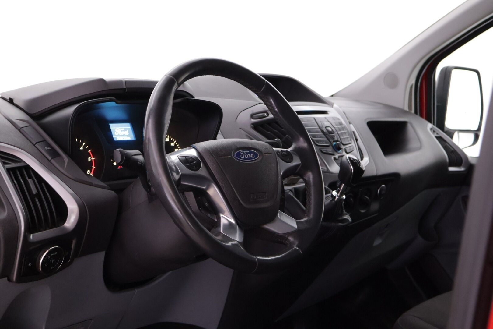 Ford TRANSIT CUSTOM 2014 2.2 TDCi Trend Van N1 L2H1 *ALV / Läpijuostava / Webasto / Koukku / Lämpölasi / Kahdet renkaat* - Fiksu alvillinen paku / Kahdet renkaat vanteineen / Juuri leimattu! - HULLU BLACKWEEK KORKOTARJOUS 2,49%