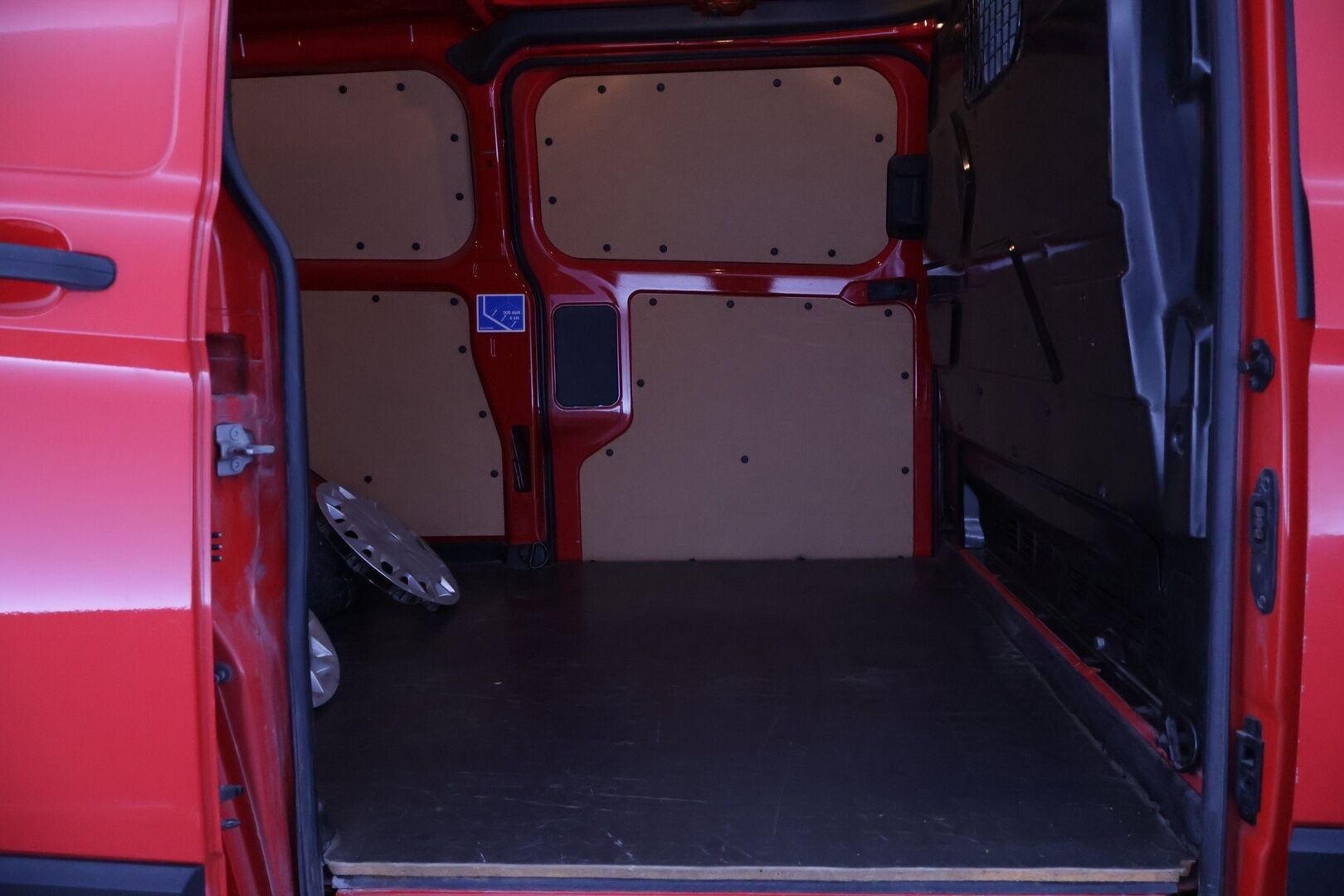 Ford TRANSIT CUSTOM 2014 2.2 TDCi Trend Van N1 L2H1 *ALV / Läpijuostava / Webasto / Koukku / Lämpölasi / Kahdet renkaat* - Fiksu alvillinen paku / Kahdet renkaat vanteineen / Juuri leimattu! - HULLU BLACKWEEK KORKOTARJOUS 2,49%