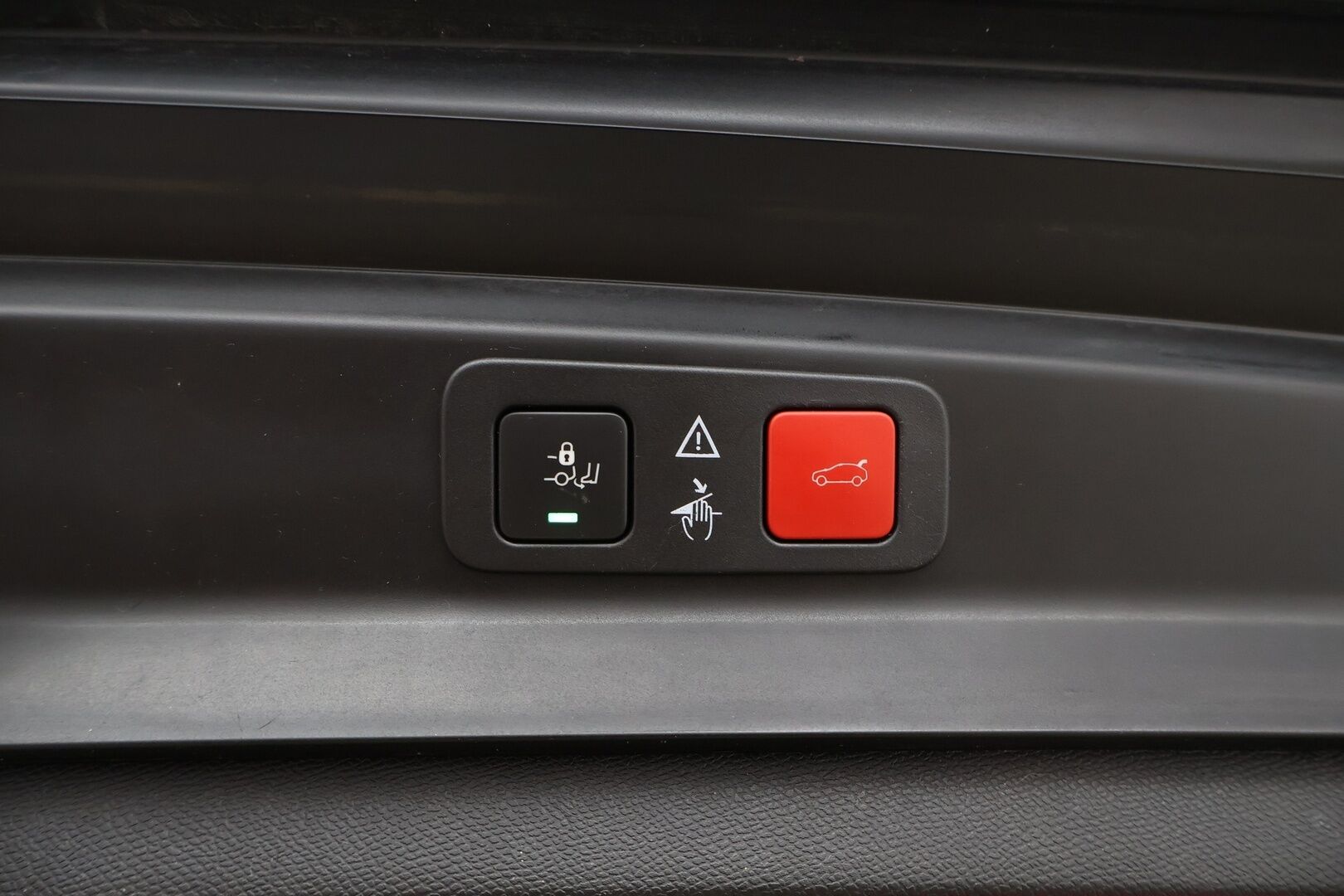 Peugeot 5008 2019 Allure BlueHDi 130 EAT8-aut. *Lohko / Vakkari / Puolinahat Muistilla / LED / P-Tutkat / Kaistavahti* -  2x renkaat / Siisti maalipinta / Hieno yksilö