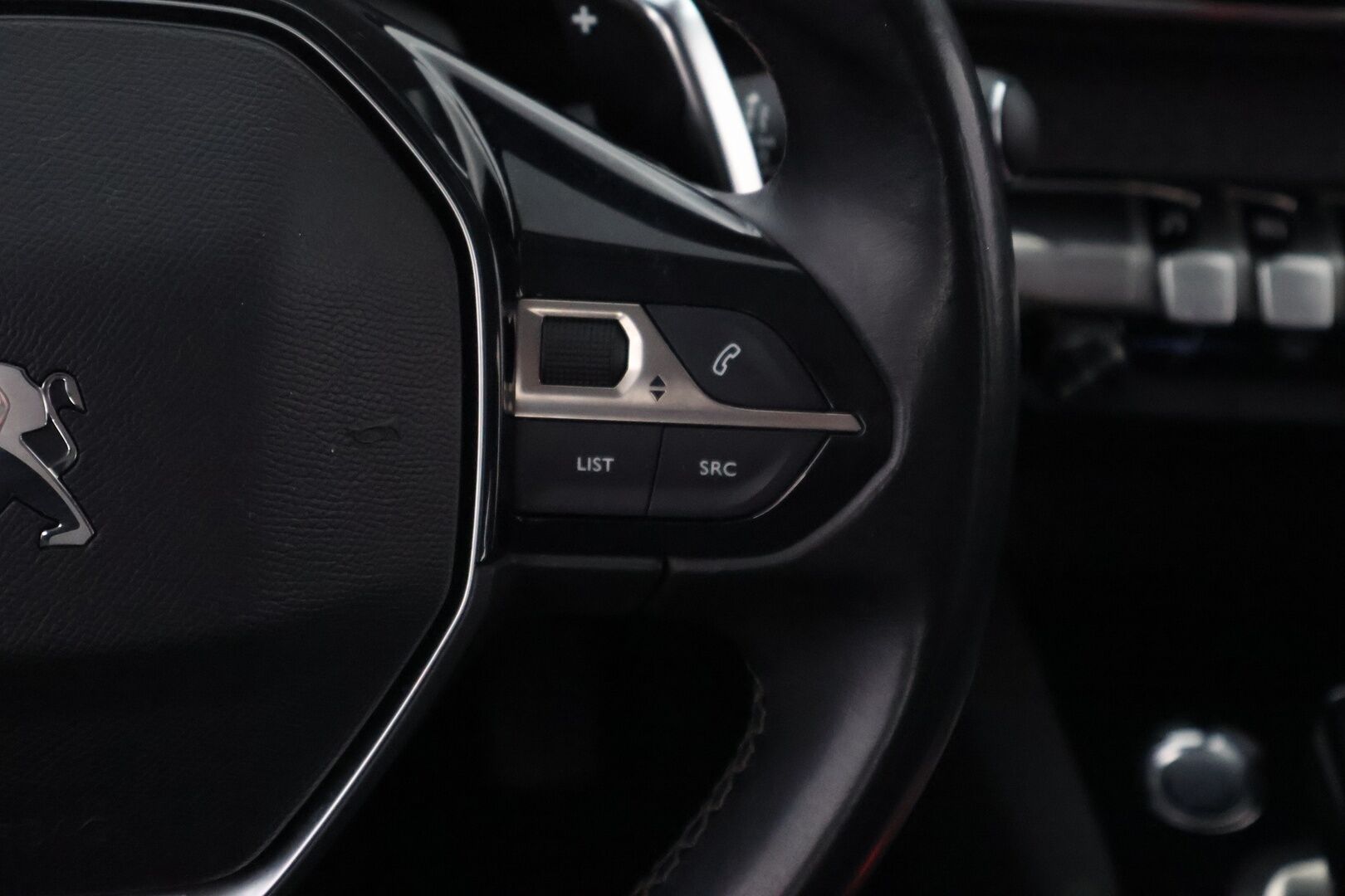 Peugeot 5008 2019 Allure BlueHDi 130 EAT8-automaatti - Vakkari / Puolinahkasisusta Muistilla / Lohko & Sisäpistoke / LED / P-Tutkat / Kaistavahti / 2x renkaat