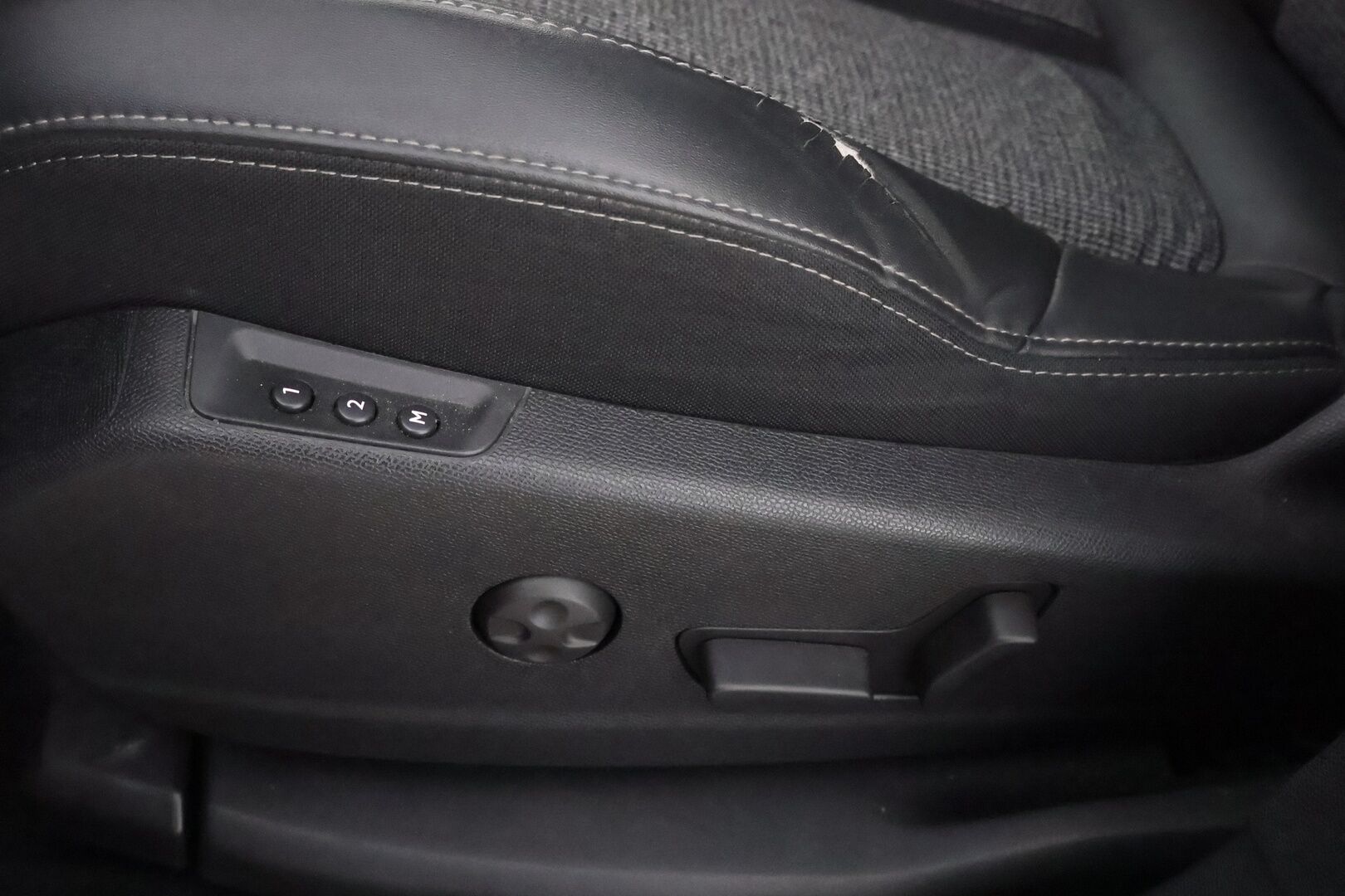 Peugeot 5008 2019 Allure BlueHDi 130 EAT8-automaatti *Lohko / Vakkari / Puolinahat Muistilla / LED / P-Tutkat / Kaistavahti* - *2x renkaat / Siisti maalipinta / Hieno yksilö* - HULLUT JOULUT KORKOTARJOUS 2,49% 