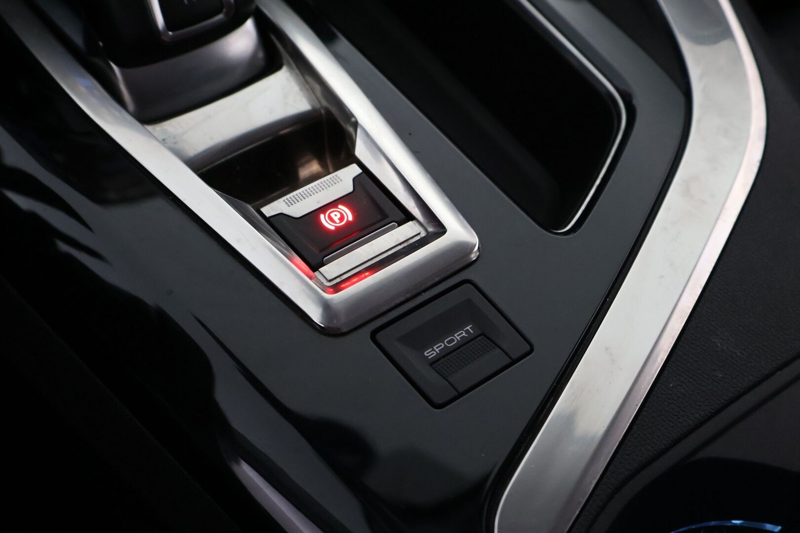 Peugeot 5008 2019 Allure BlueHDi 130 EAT8-aut. *Lohko / Vakkari / Puolinahat Muistilla / LED / P-Tutkat / Kaistavahti* -  2x renkaat / Siisti maalipinta / Hieno yksilö