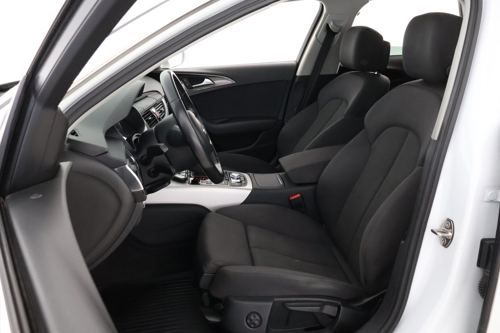 Audi A6 2015 Business Sport 2,0 TDI 140 kW ultra S tronic * RS6 Look / Vakkari / Vetokoukku / Sporttipenkit / Carplay / Xenon - 2x Renkaat aluvantein / Juuri tullut Tampereelle! - HULLU BLACKWEEK KORKOTARJOUS 2,49%