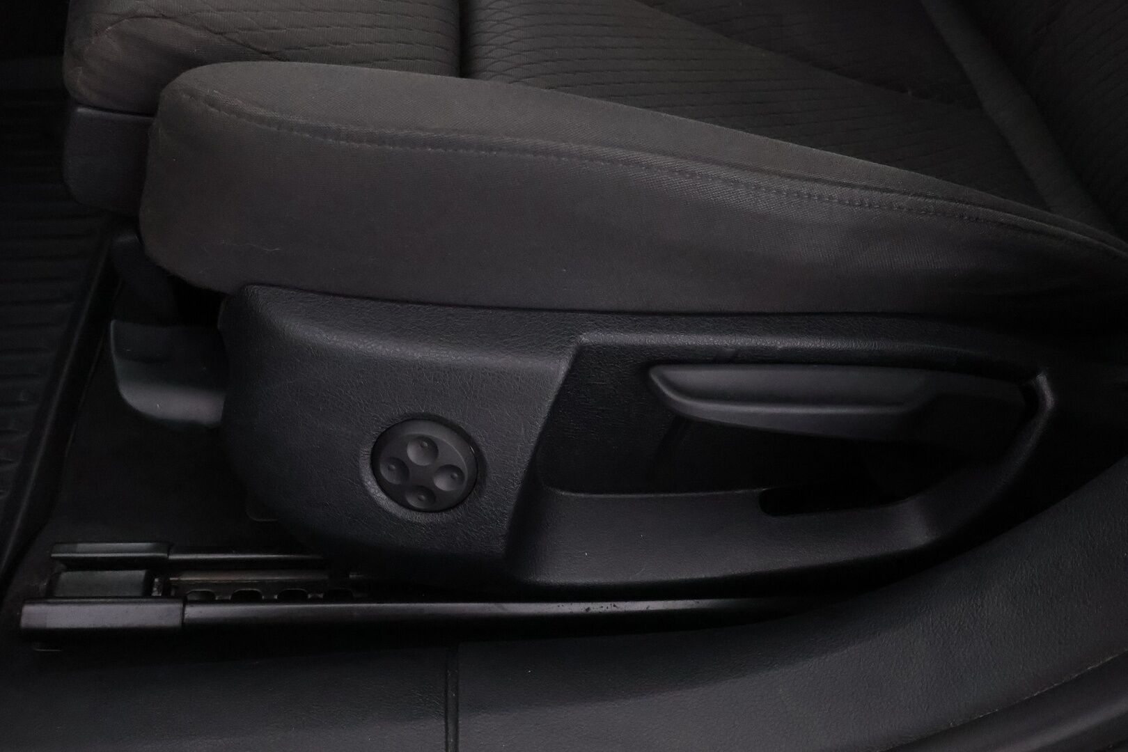 Audi A6 2015 Business Sport 2,0 TDI 140 kW ultra S tronic * RS6 Look / Vakkari / Vetokoukku / Sporttipenkit / Carplay / Xenon - 2x Renkaat aluvantein / Juuri tullut Tampereelle! - HULLU BLACKWEEK KORKOTARJOUS 2,49%