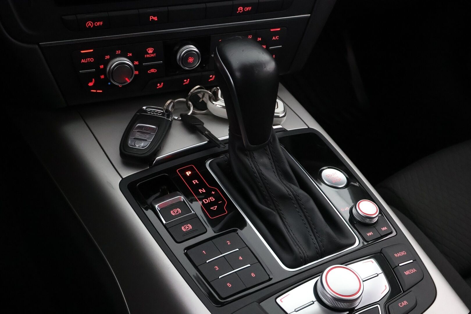 Audi A6 2015 Business Sport 2,0 TDI 140 kW ultra S tronic * RS6 Look / Vakkari / Vetokoukku / Sporttipenkit / Carplay / Xenon - 2x Renkaat aluvantein / Juuri tullut Tampereelle! - HULLU BLACKWEEK KORKOTARJOUS 2,49%