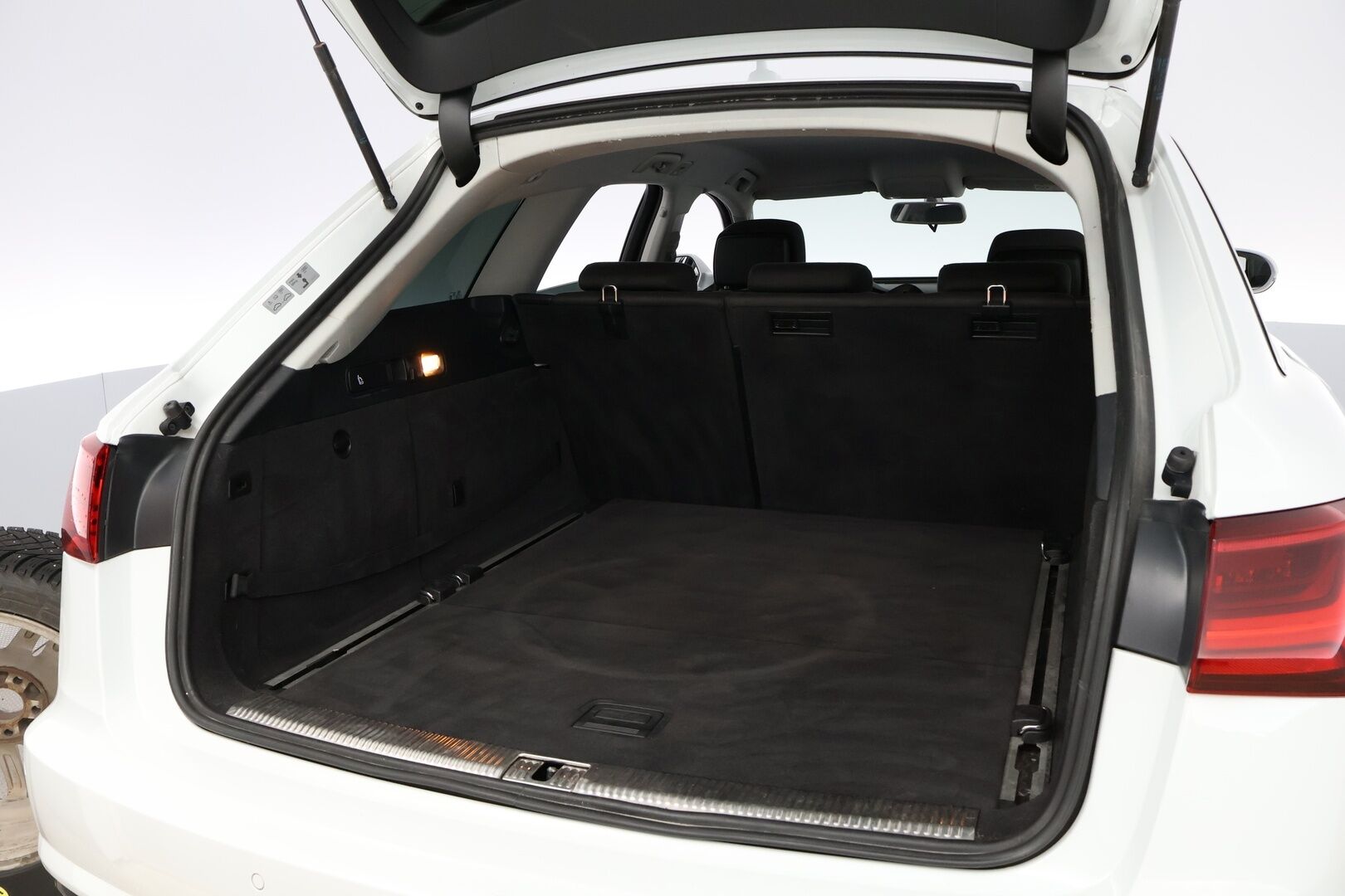 Audi A6 2015 Business Sport 2,0 TDI 140 kW ultra S tronic * RS6 Look / Vakkari / Vetokoukku / Sporttipenkit / Carplay / Xenon - 2x Renkaat aluvantein / Juuri tullut Tampereelle! - HULLU BLACKWEEK KORKOTARJOUS 2,49%