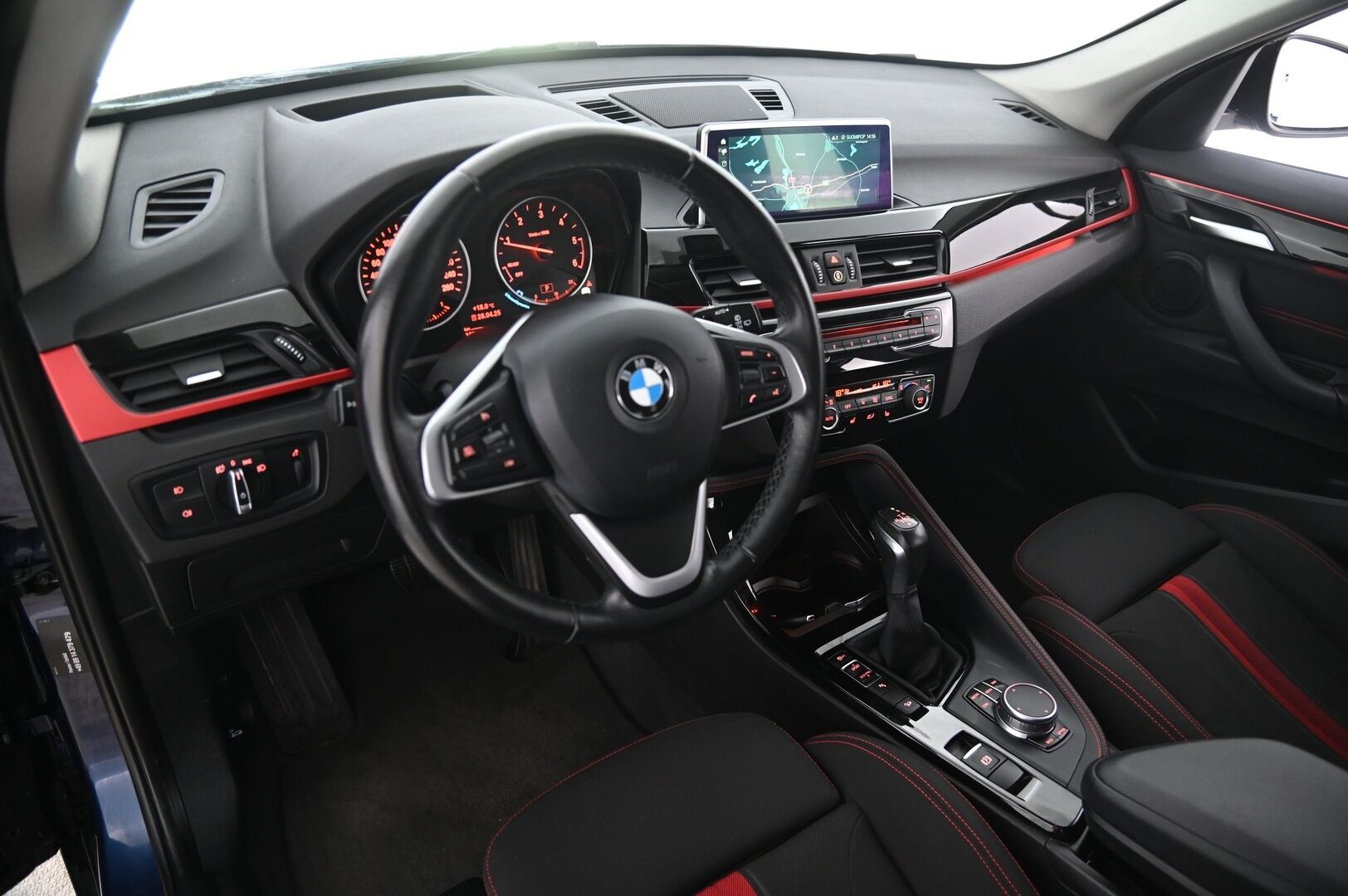 BMW X1 2017 2,0 F48 xDrive20d A Sportline - *Hifit / HUD / Koukku / Lohko / Sähkökontti