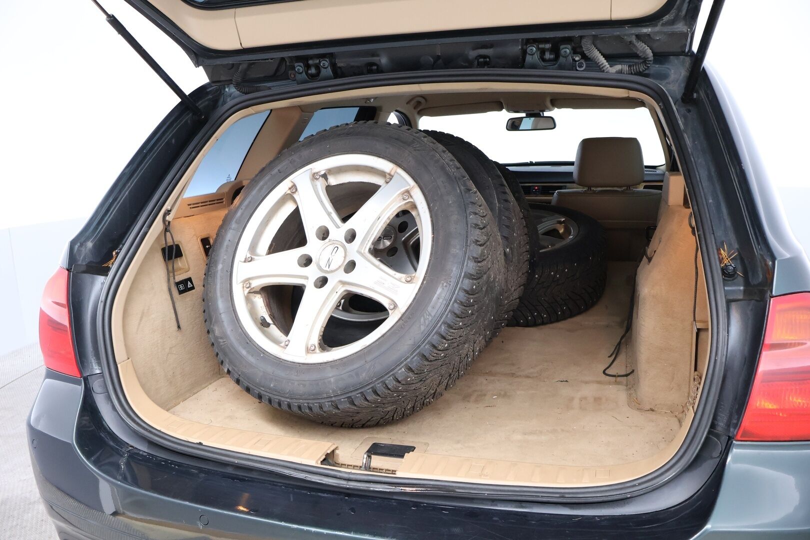 BMW 325 2006 325xi Touring aut - YritysOutlet - Myydään vain yrityksille - - YritysOutlet - Myydään vain yrityksille