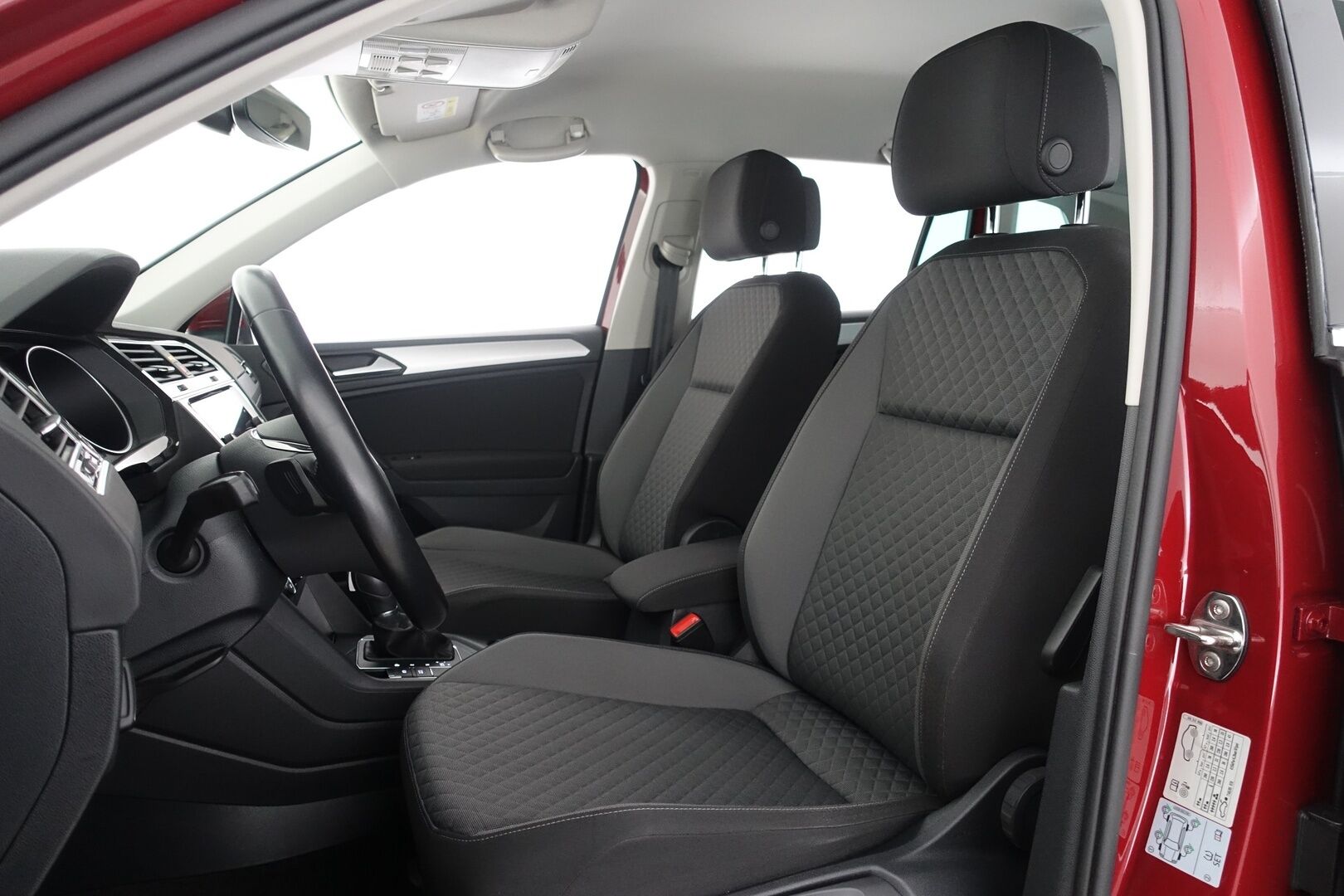 Volkswagen Tiguan 2019 Comfortline 1,5 TSI EVO 110 kW (150 hv) DSG-automaatti - | Suomi-auto | ACC | Webasto | Merkkihuollot | Koukku | P-tutkat | Keyless | Carplay | Navi | Kaistanpitoavustin | 2xrenkaat & vanteet |