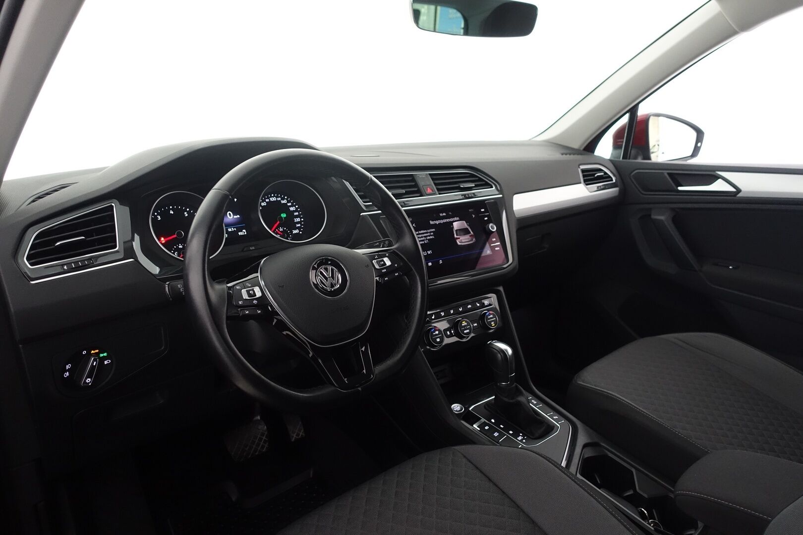 Volkswagen Tiguan 2019 Comfortline 1,5 TSI EVO 110 kW (150 hv) DSG-automaatti - | Suomi-auto | ACC | Webasto | Merkkihuollot | Koukku | P-tutkat | Keyless | Carplay | Navi | Kaistanpitoavustin | 2xrenkaat & vanteet |