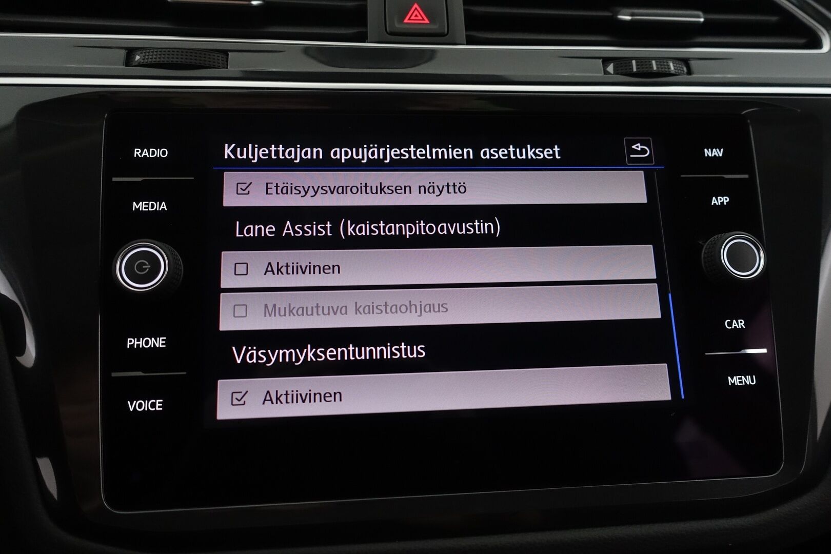 Volkswagen Tiguan 2019 Comfortline 1,5 TSI EVO 110 kW (150 hv) DSG-automaatti - | Suomi-auto | ACC | Webasto | Merkkihuollot | Koukku | P-tutkat | Keyless | Carplay | Navi | Kaistanpitoavustin | 2xrenkaat & vanteet |