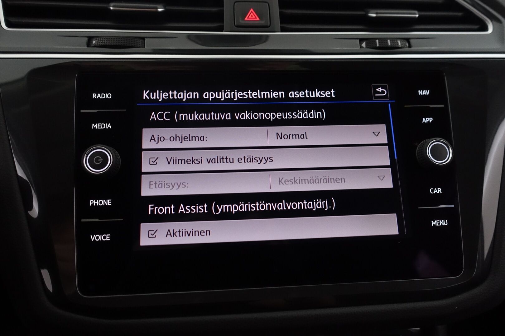 Volkswagen Tiguan 2019 Comfortline 1,5 TSI EVO 110 kW (150 hv) DSG-automaatti - | Suomi-auto | ACC | Webasto | Merkkihuollot | Koukku | P-tutkat | Keyless | Carplay | Navi | Kaistanpitoavustin | 2xrenkaat & vanteet |