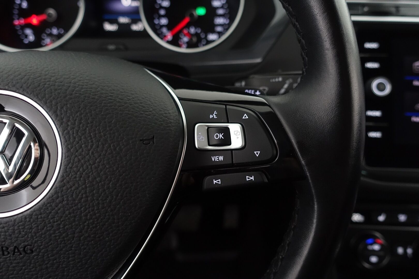 Volkswagen Tiguan 2019 Comfortline 1,5 TSI EVO 110 kW (150 hv) DSG-automaatti - | Suomi-auto | ACC | Webasto | Merkkihuollot | Koukku | P-tutkat | Keyless | Carplay | Navi | Kaistanpitoavustin | 2xrenkaat & vanteet |