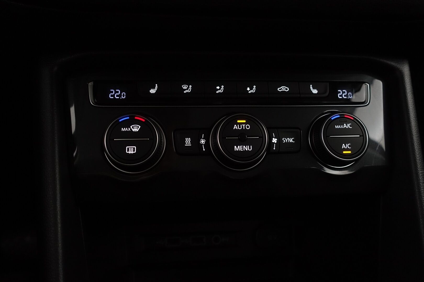 Volkswagen Tiguan 2019 Comfortline 1,5 TSI EVO 110 kW (150 hv) DSG-automaatti - | Suomi-auto | ACC | Webasto | Merkkihuollot | Koukku | P-tutkat | Keyless | Carplay | Navi | Kaistanpitoavustin | 2xrenkaat & vanteet |