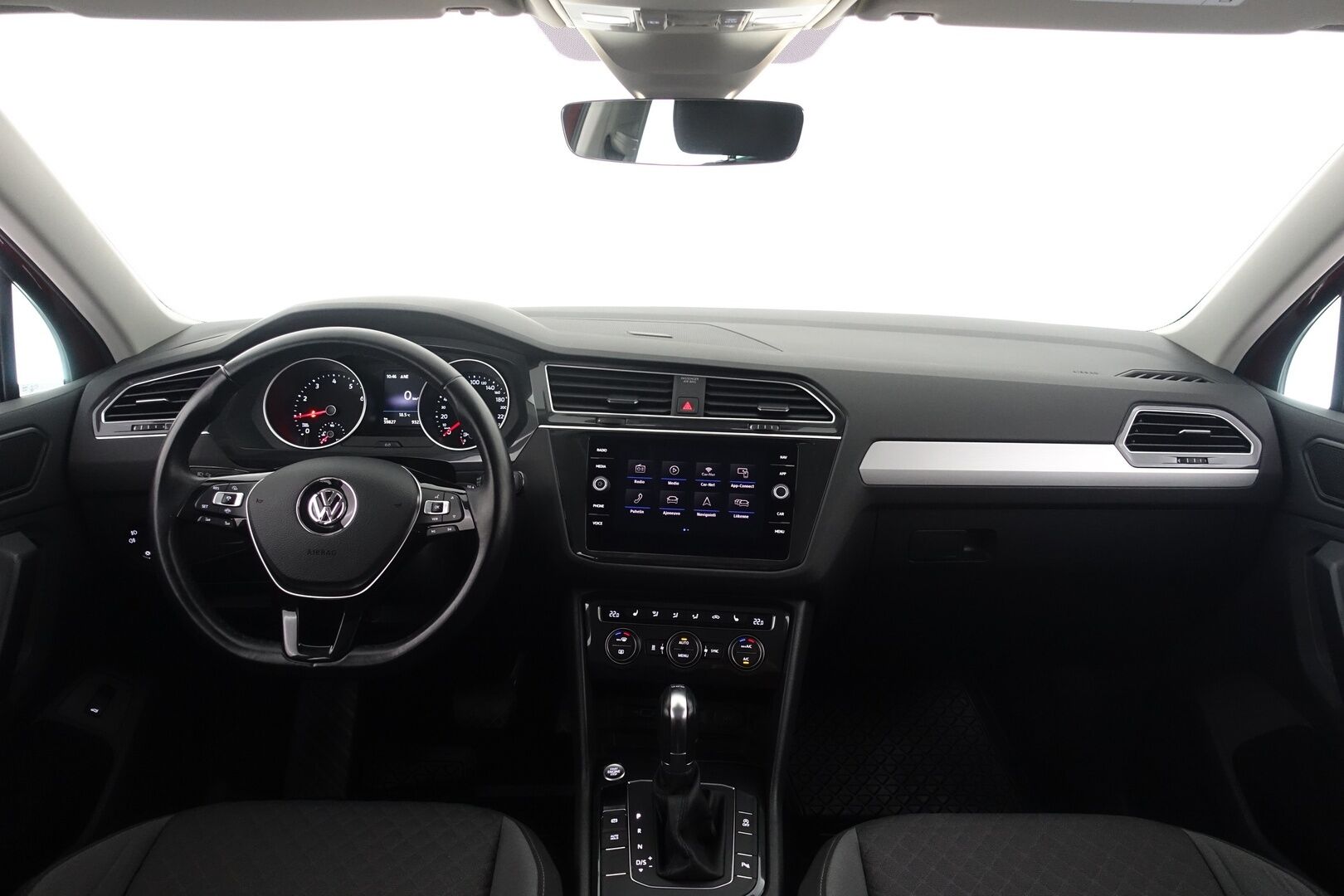 Volkswagen Tiguan 2019 Comfortline 1,5 TSI EVO 110 kW (150 hv) DSG-automaatti - | Suomi-auto | ACC | Webasto | Merkkihuollot | Koukku | P-tutkat | Keyless | Carplay | Navi | Kaistanpitoavustin | 2xrenkaat & vanteet |