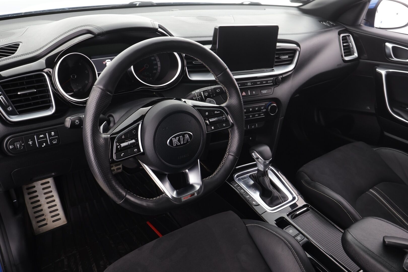 Kia ProCeed 2019 1,6 CRDi SCR ISG 136hv GT-Line Business Premium SB DCT A/T EcoDynamics * SCC / LED / P.Kamera / Muistipenkki / Webasto * - Lasikattoluukku / Kaistavahti / Navi / Keyless / Suomi-auto / Kahdet renkaat 