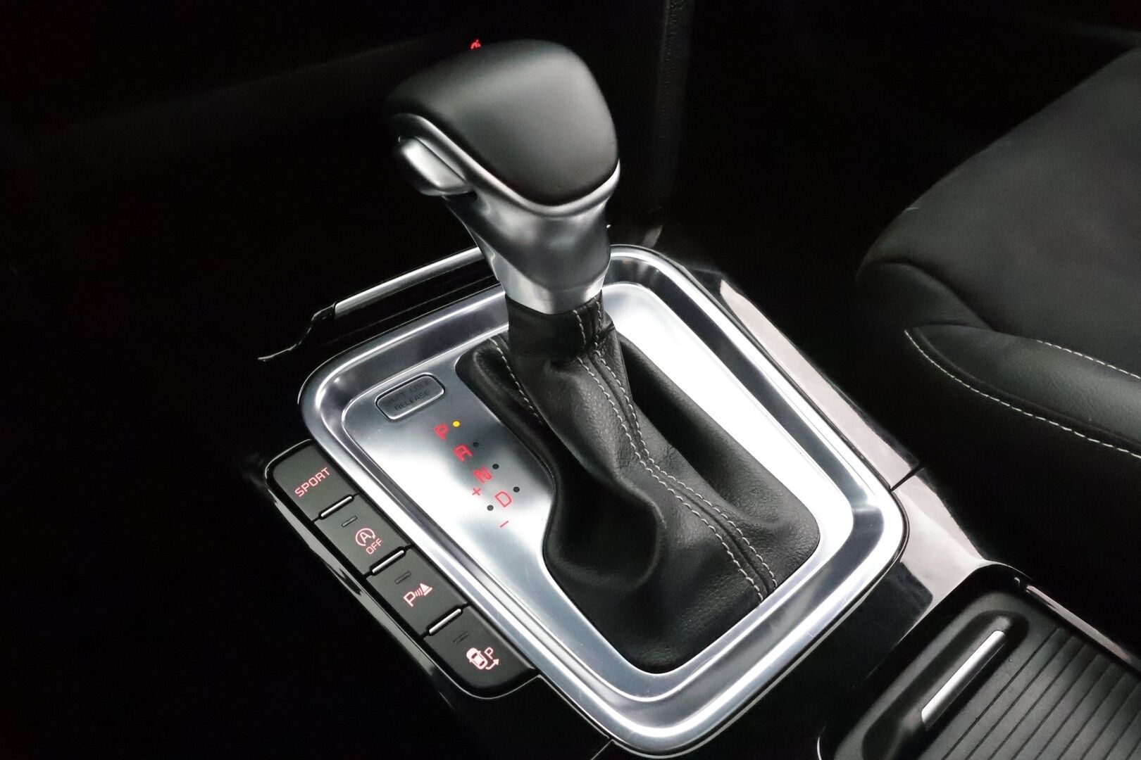 Kia ProCeed 2019 1,6 CRDi SCR ISG 136hv GT-Line Business Premium SB DCT A/T EcoDynamics * SCC / LED / P.Kamera / Muistipenkki / Webasto * - Lasikattoluukku / Kaistavahti / Navi / Keyless / Suomi-auto / Kahdet renkaat 