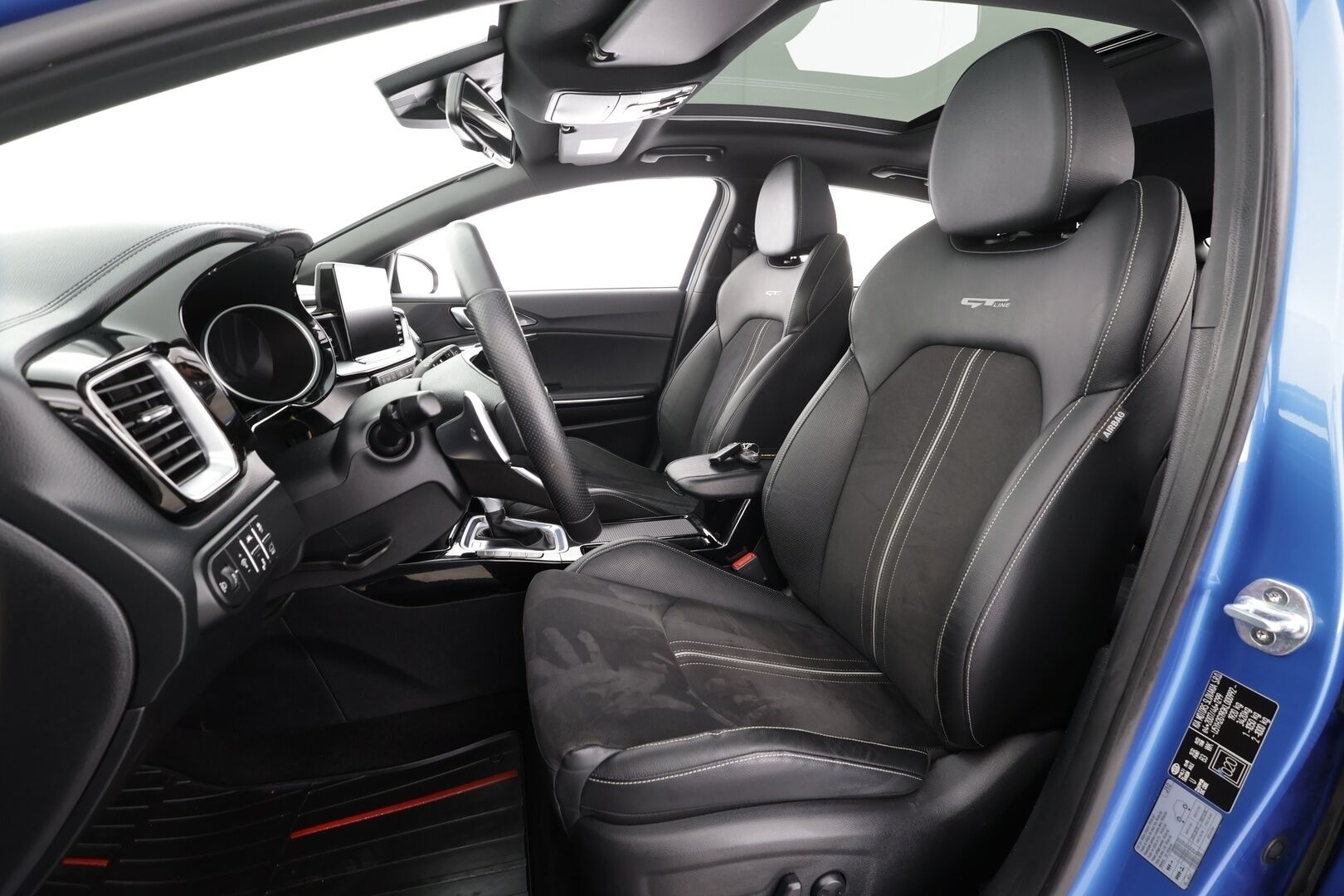 Kia ProCeed 2019 1,6 CRDi SCR ISG 136hv GT-Line Business Premium SB DCT A/T EcoDynamics * SCC / LED / P.Kamera / Muistipenkki / Webasto * - Lasikattoluukku / Kaistavahti / Navi / Keyless / Suomi-auto / Kahdet renkaat 