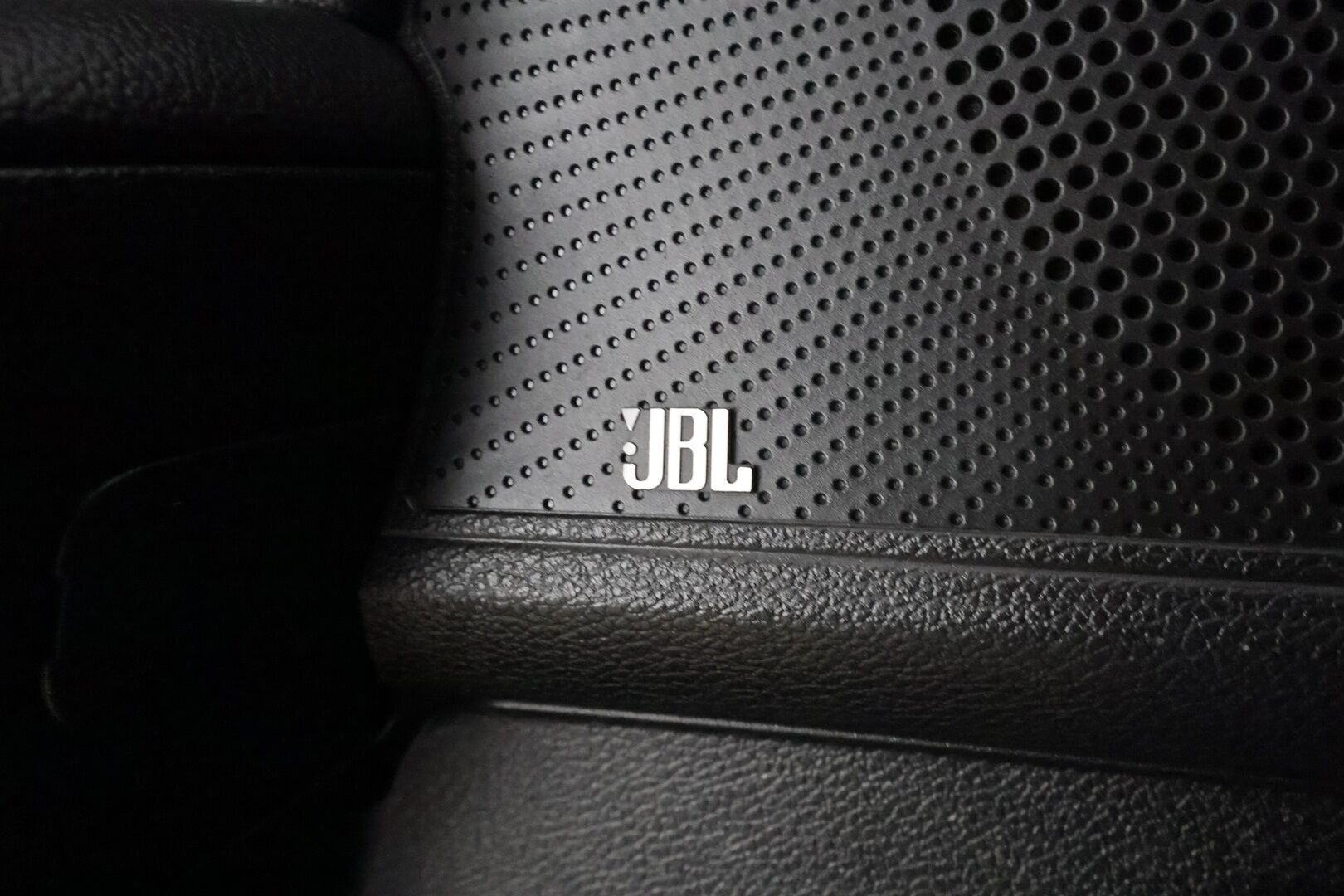 Kia ProCeed 2019 1,6 CRDi SCR ISG 136hv GT-Line Business Premium SB DCT A/T EcoDynamics * SCC / LED / P.Kamera / Muistipenkki / Webasto * - Lasikattoluukku / Kaistavahti / Navi / Keyless / Suomi-auto / Kahdet renkaat 