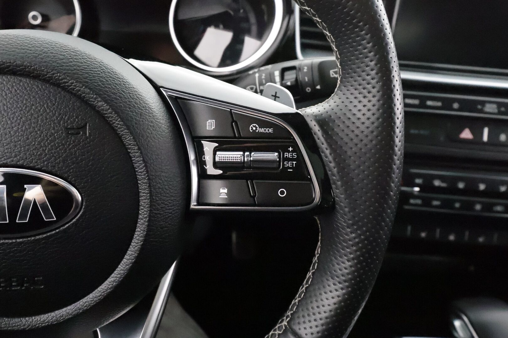 Kia ProCeed 2019 1,6 CRDi SCR ISG 136hv GT-Line Business Premium SB DCT A/T EcoDynamics * SCC / LED / P.Kamera / Muistipenkki / Webasto * - Lasikattoluukku / Kaistavahti / Navi / Keyless / Suomi-auto / Kahdet renkaat 