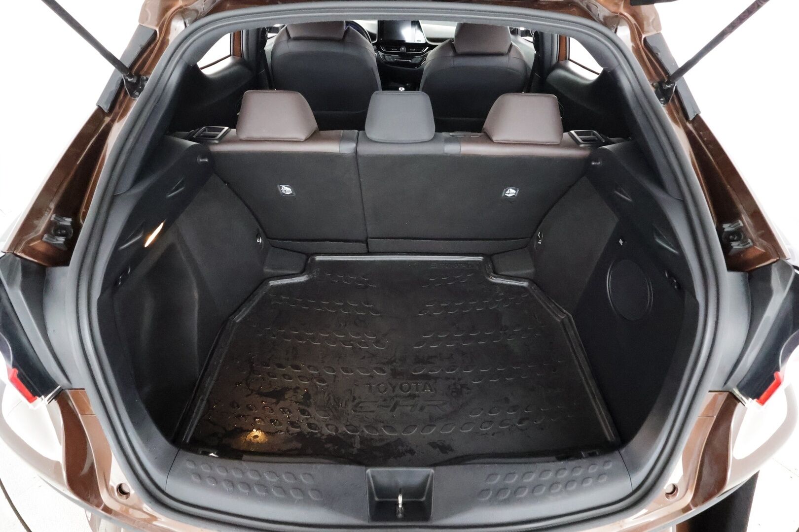 Toyota C-HR 2019 1,8 Hybrid Premium Edition - | ACC | Koukku | JBL | LED | Puolinahat | Navi | P.kamera ja tutkat | Lane Assist | BSM | RCTA | Lämm. ratti | Keyless | Merkkihuollot |