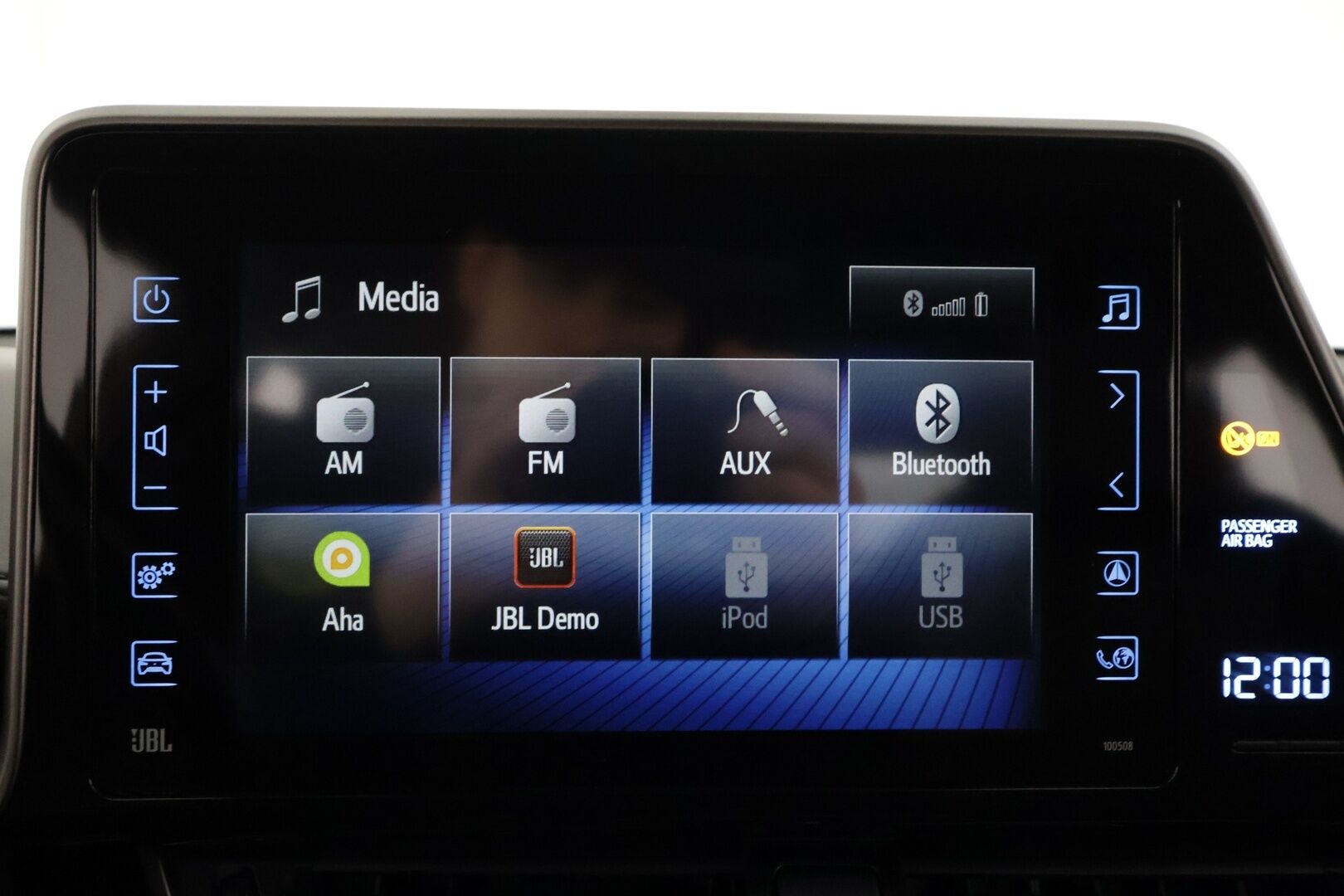 Toyota C-HR 2019 1,8 Hybrid Premium Edition - | ACC | Koukku | JBL | LED | Puolinahat | Navi | P.kamera ja tutkat | Lane Assist | BSM | RCTA | Lämm. ratti | Keyless | Merkkihuollot |