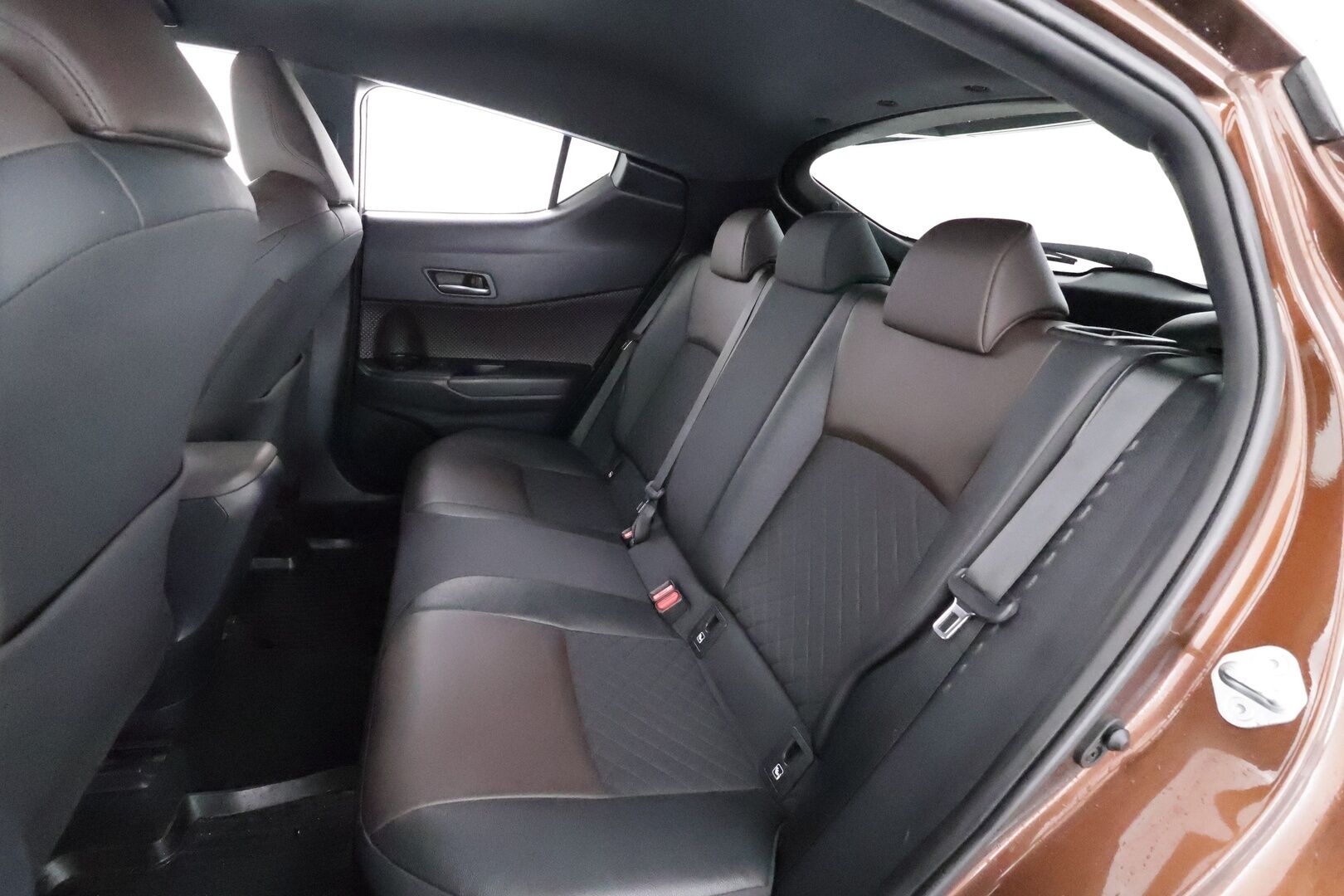 Toyota C-HR 2019 1,8 Hybrid Premium Edition - | ACC | Koukku | JBL | LED | Puolinahat | Navi | P.kamera ja tutkat | Lane Assist | BSM | RCTA | Lämm. ratti | Keyless | Merkkihuollot |