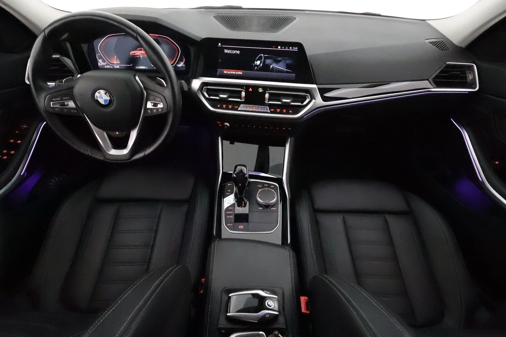 BMW 320 2019 G20 Sedan 320d A xDrive Launch Edition Sport - 3,99 % KORKOTARJOUS TÄHÄN AUTOON - Suomiauto / Webasto / Laser LED / HiFi / Nahkasisusta / Comfort Access / Digimittari / Shadowline / HUD / Gesture Control / Vetokoukku / Varusteltu!