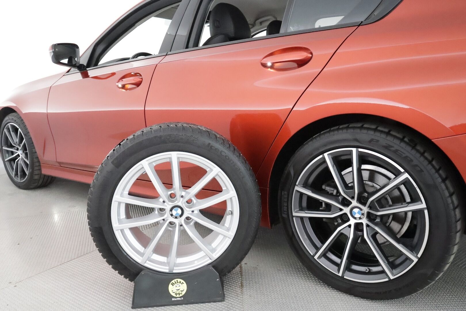 BMW 320 2019 G20 Sedan 320d A xDrive Launch Edition Sport - 3,99 % KORKOTARJOUS TÄHÄN AUTOON - Suomiauto / Webasto / Laser LED / HiFi / Nahkasisusta / Comfort Access / Digimittari / Shadowline / HUD / Gesture Control / Vetokoukku / Varusteltu!