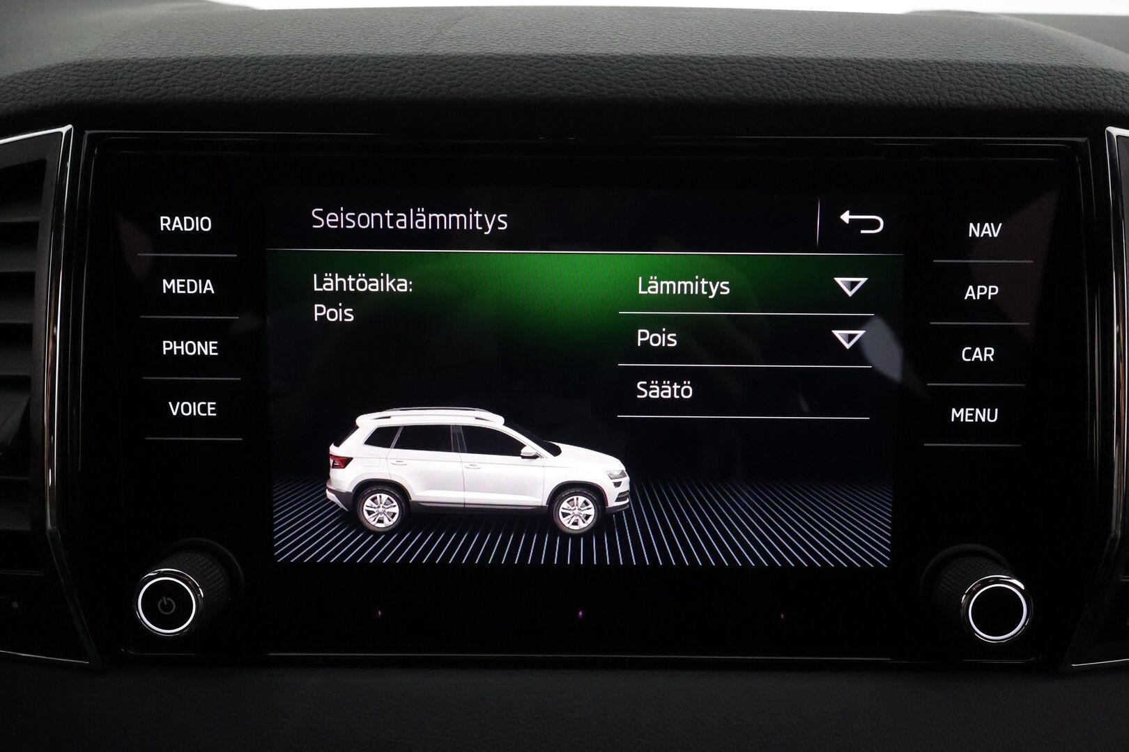 Skoda Karoq 2019 1,5 TSI SportLine DSG * Webasto / ACC / LED / P.Kamera / Navi / Kaistavahti / Apple&Android / KeylessGO * - Suomi-auto / Kahdet renkaat