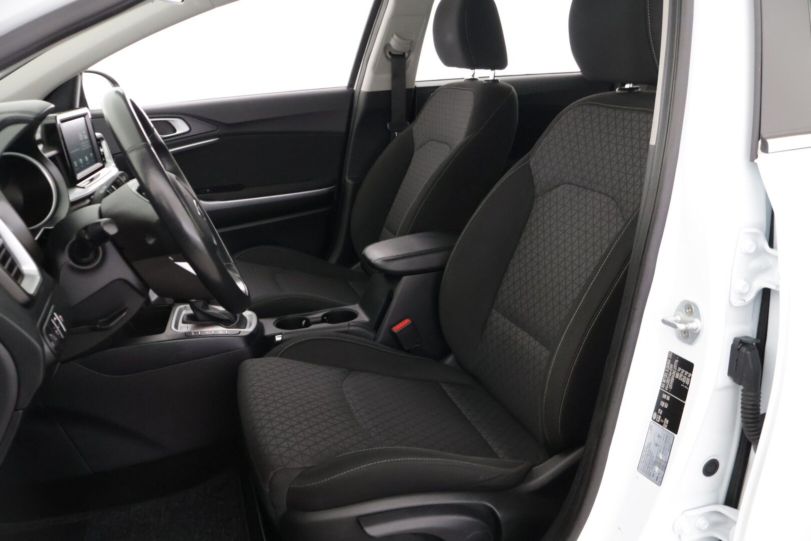 Kia Ceed 2019 1,4 T-GDI ISG 140hv LX SW DCT A/T EcoDynamics ** Juuri saapunut - ** Vakkari / Kamera / Kahdet renkaat ** - HULLU BLACKWEEK KORKOTARJOUS 2,49%