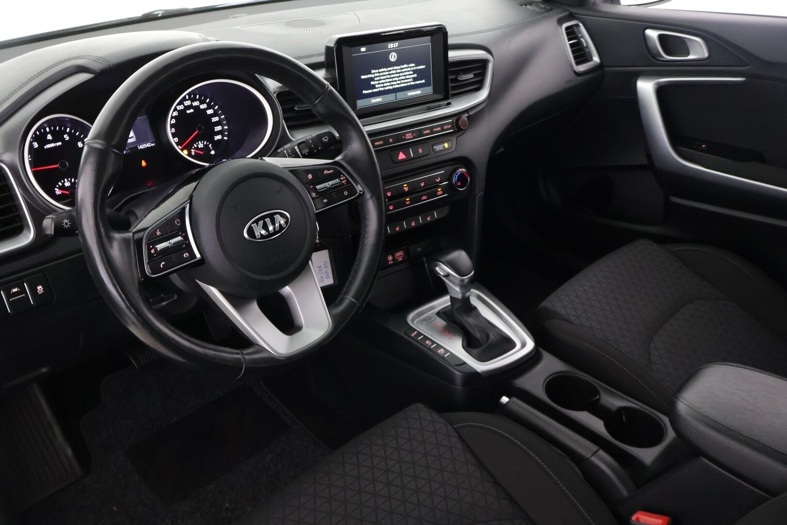 Kia Ceed 2019 1,4 T-GDI ISG 140hv LX SW DCT A/T EcoDynamics ** Juuri saapunut - ** Vakkari / Kamera / Kahdet renkaat ** - HULLU BLACKWEEK KORKOTARJOUS 2,49%