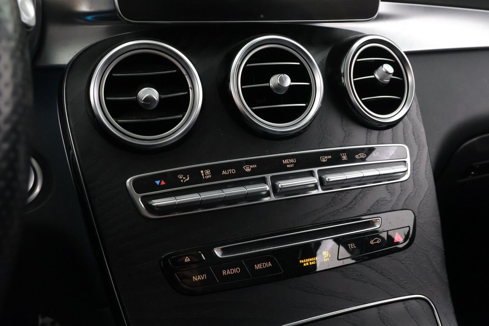 Mercedes-Benz GLC 2017 GLC 350 e 4MATIC Viistoperä (AB) 5ov 1991cm3 A - Kohde myydään Huutokaupat.comissa!* - *HUD / 360-Kamera / ACC / Burmester / Nahka-alcantara / ILS / Koukku* Huutokaupat.com!