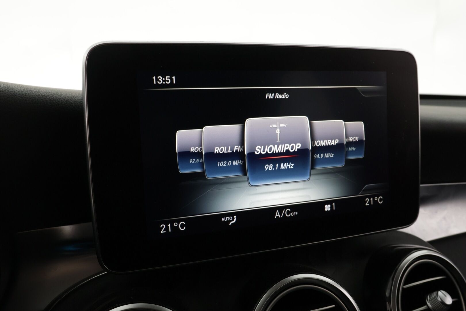 Mercedes-Benz GLC 2017 GLC 350 e 4MATIC Viistoperä (AB) 5ov 1991cm3 A - Kohde myydään Huutokaupat.comissa!* - *HUD / 360-Kamera / ACC / Burmester / Nahka-alcantara / ILS / Koukku* Huutokaupat.com!