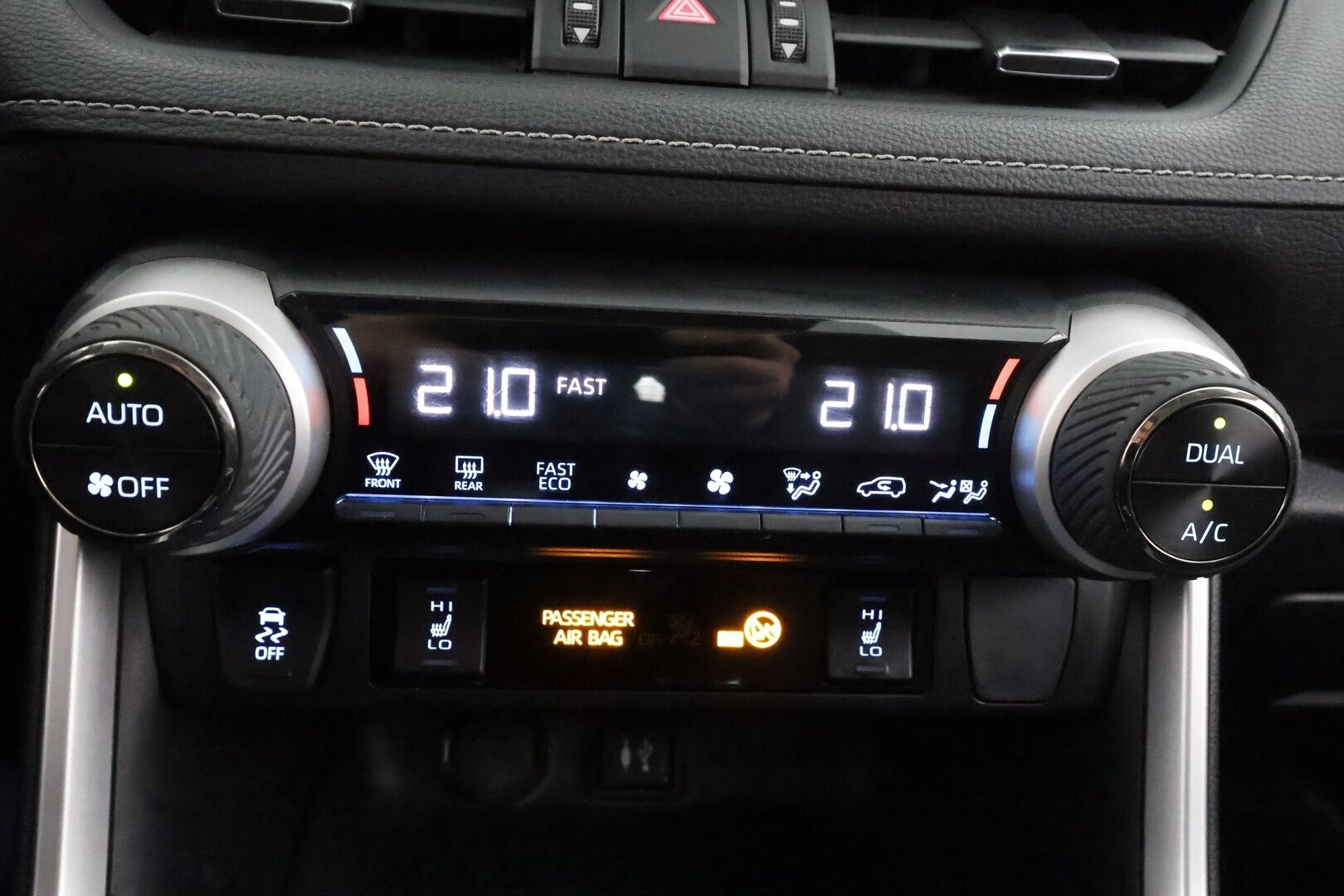 Toyota RAV4 2019 2,5 Hybrid Active * ACC / Kaistavahti / LED / P.kamera / Navi / Keyless * - 1-om Suomi-auto / Kahdet renkaat aluvanteilla