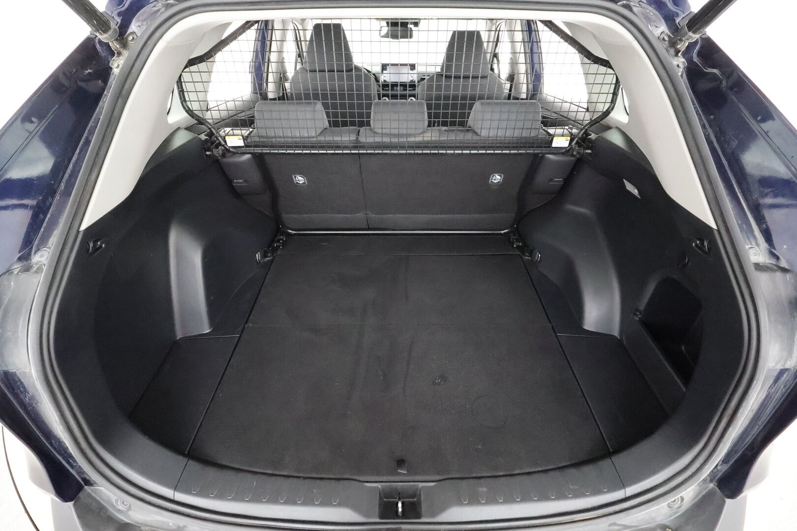 Toyota RAV4 2019 2,5 Hybrid Active * ACC / Kaistavahti / LED / P.kamera / Navi / Keyless * - 1-om Suomi-auto / Kahdet renkaat aluvanteilla