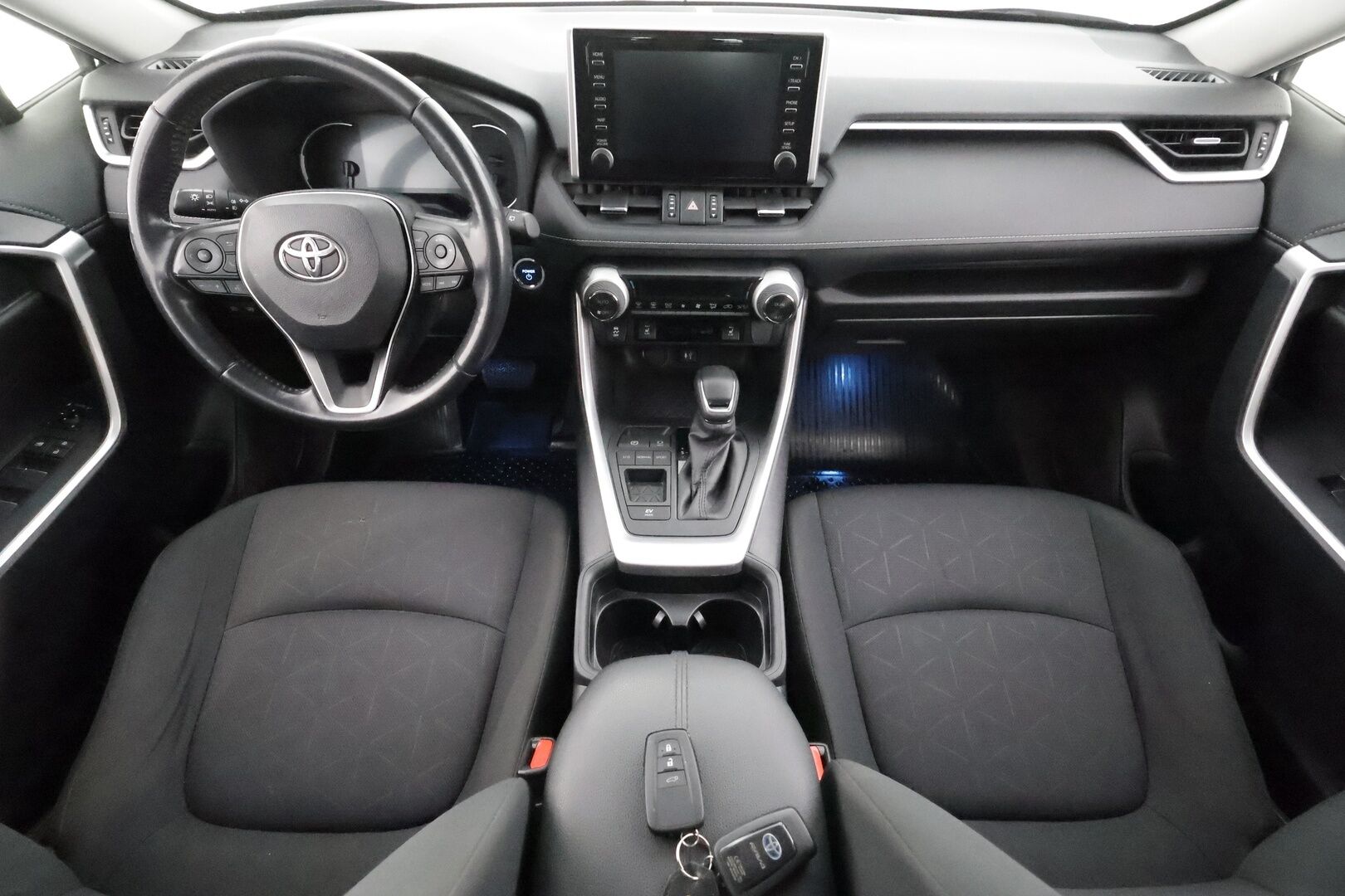 Toyota RAV4 2019 2,5 Hybrid Active * ACC / Kaistavahti / LED / P.kamera / Navi / Keyless * - 1-om Suomi-auto / Kahdet renkaat aluvanteilla