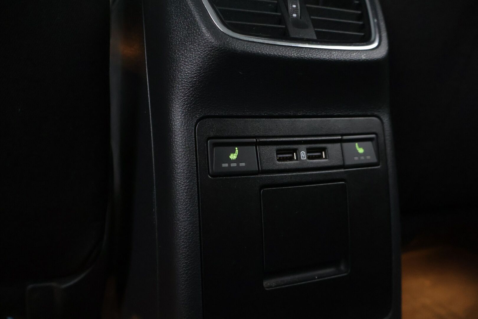 Skoda Octavia 2019 Combi 1,5 TSI Style BusinessLine DSG * ACC / Webasto / P.kamera / Keyless / Apple&Android * - 1.Om Suomi-auto / Kahdet Renkaat