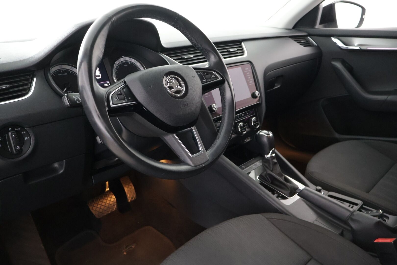 Skoda Octavia 2019 Combi 1,5 TSI Style BusinessLine DSG * ACC / Webasto / P.kamera / Keyless / Apple&Android * - 1.Om Suomi-auto / Kahdet Renkaat