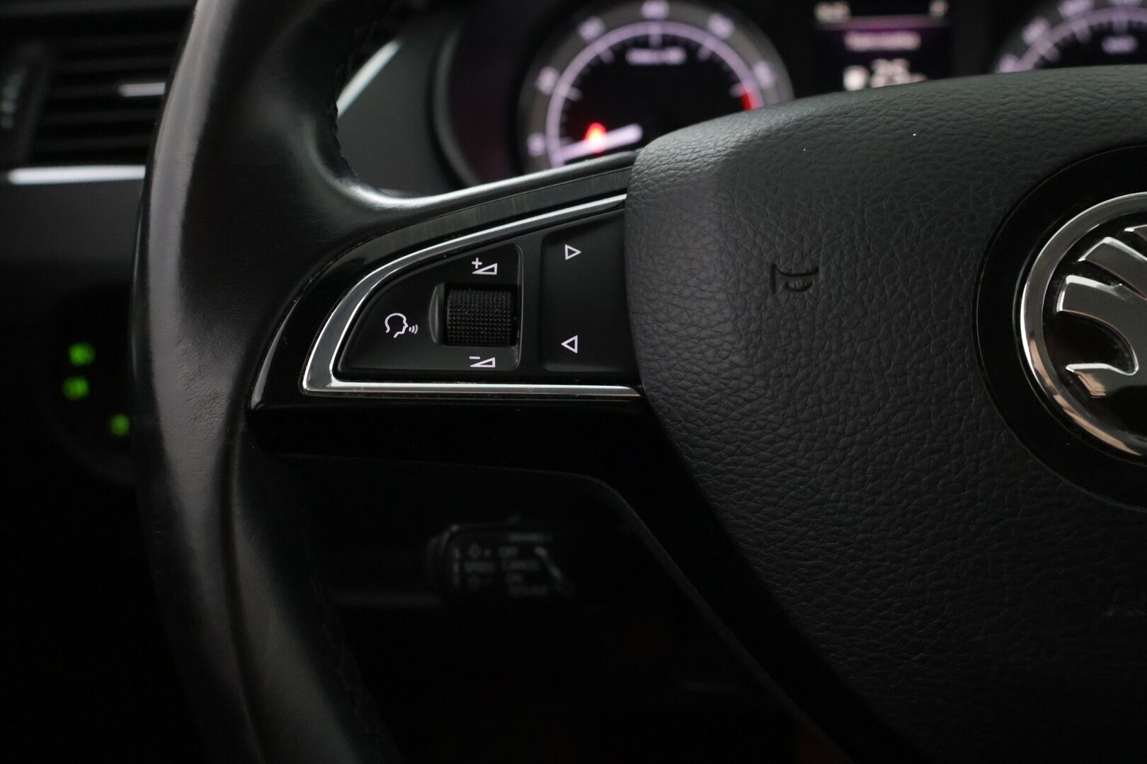 Skoda Octavia 2019 Combi 1,5 TSI Style BusinessLine DSG * ACC / Webasto / P.kamera / Keyless / Apple&Android * - 1.Om Suomi-auto / Kahdet Renkaat