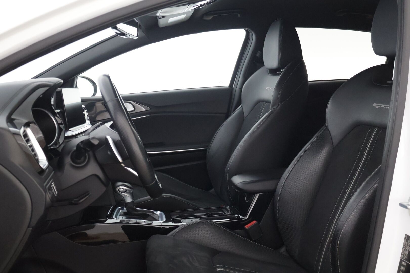 Kia ProCeed 2019 1,4 T-GDI ISG 140hv GT-Line Business Premium* Adap.vakkari / Lohko / Kamera / Ratinlämmitin / Muistipenkki / Sähkäkontti * - * Huippuvarusteet / GT-Line / Merkkihuollot / Särmä yksilö / 2x hyvät renkaat vanteineen *