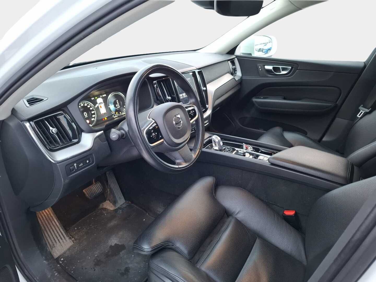 Volvo XC60 2019 T8 AWD Business Inscription aut * Webasto / Vetokoukku / Panorama / Peruutuskamera / Nahkasisusta / High Performance Audio - Suomi-auto / 2x Hyvät renkaat aluvantein / Juuri tullut Tampereelle!