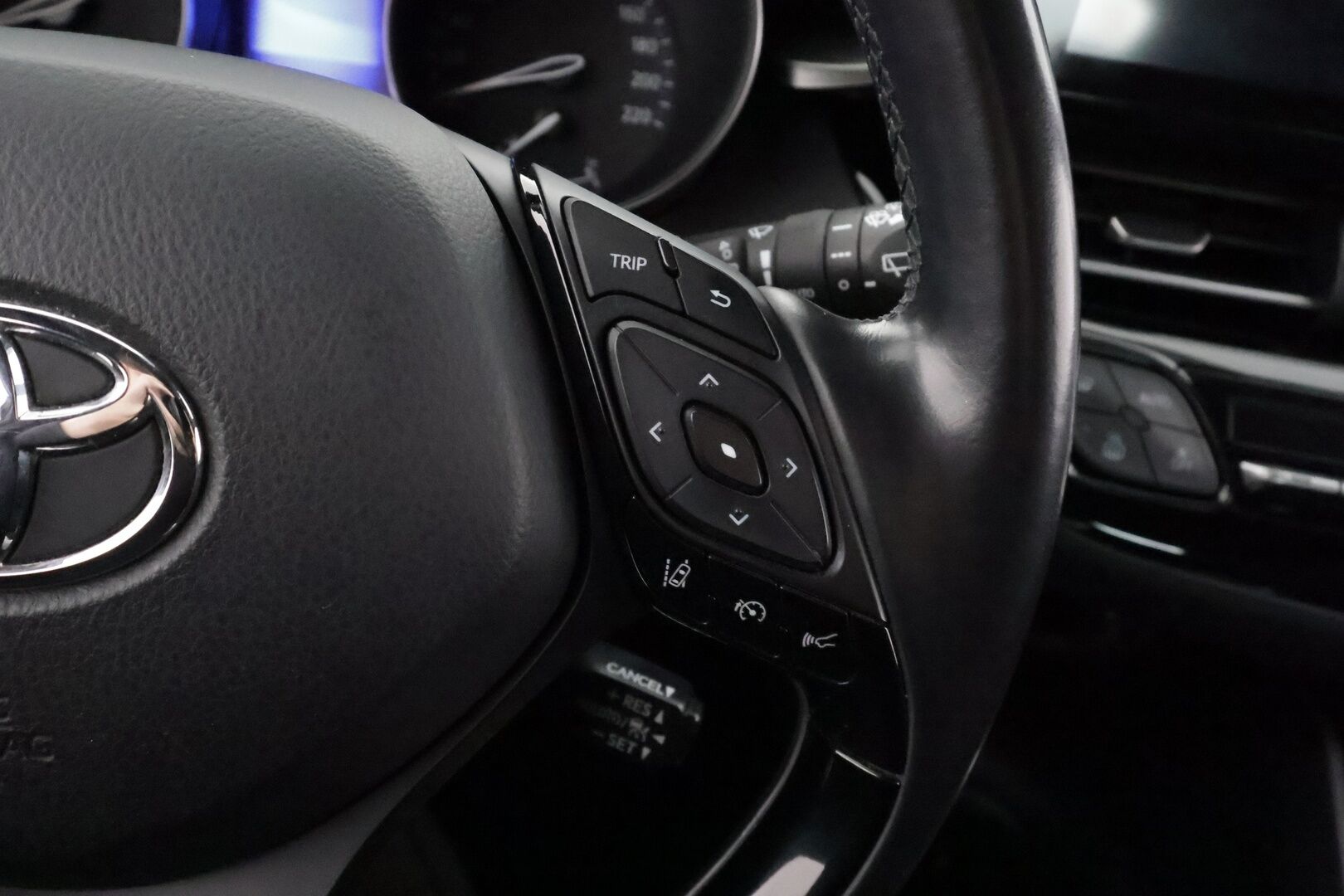 Toyota C-HR 2019 1,8 Hybrid Active Edition - | ACC | Kaistavahti | Navi | P.kamera |  Lohkolämmitin | Sisätilanlämmitin | Keyless | Kahdet renkaat | Suomi-auto | Merkkihuollot | 