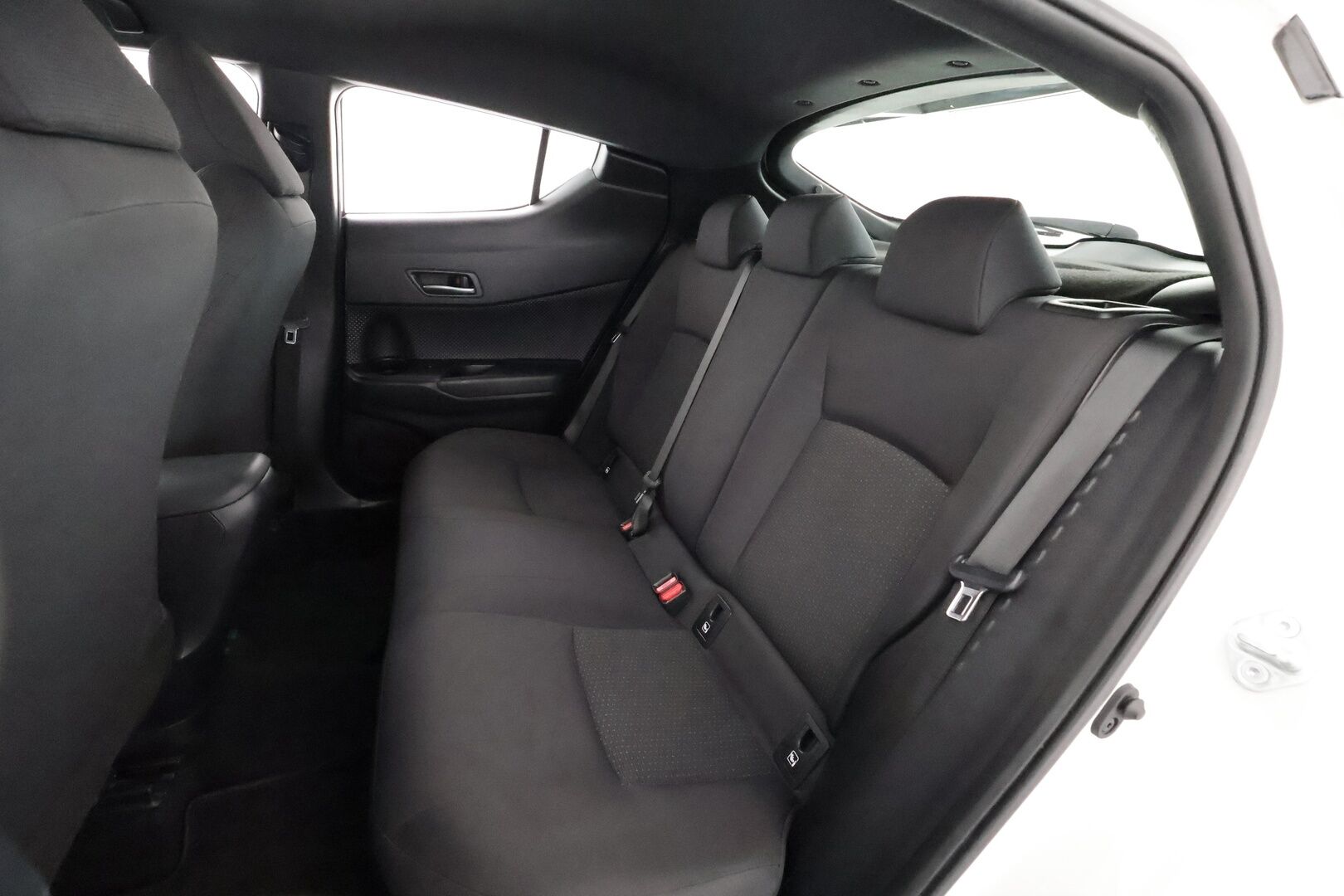 Toyota C-HR 2019 1,8 Hybrid Active Edition - | ACC | Kaistavahti | Navi | P.kamera |  Lohkolämmitin | Sisätilanlämmitin | Keyless | Kahdet renkaat | Suomi-auto | Merkkihuollot | 