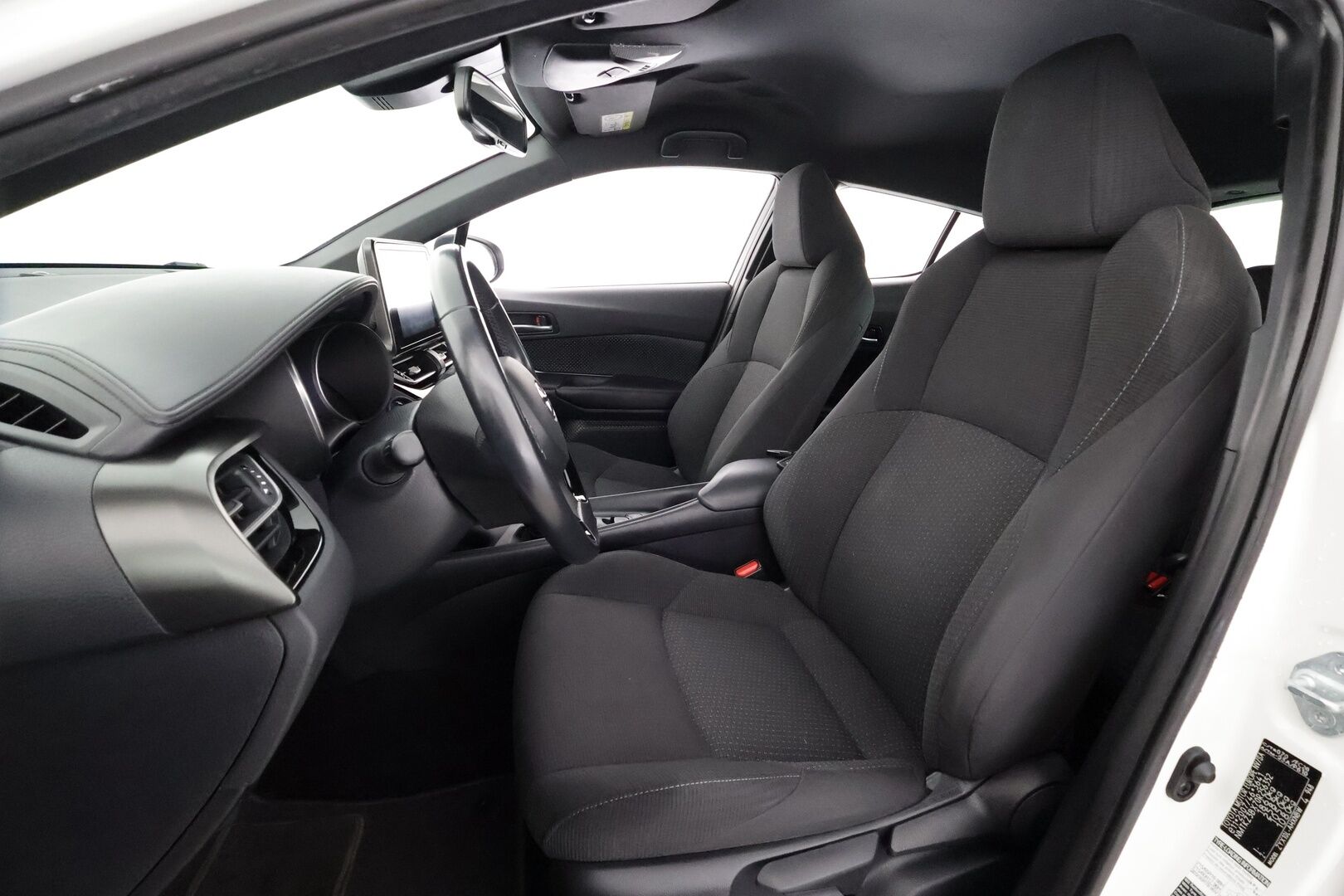 Toyota C-HR 2019 1,8 Hybrid Active Edition - | ACC | Kaistavahti | Navi | P.kamera |  Lohkolämmitin | Sisätilanlämmitin | Keyless | Kahdet renkaat | Suomi-auto | Merkkihuollot | 
