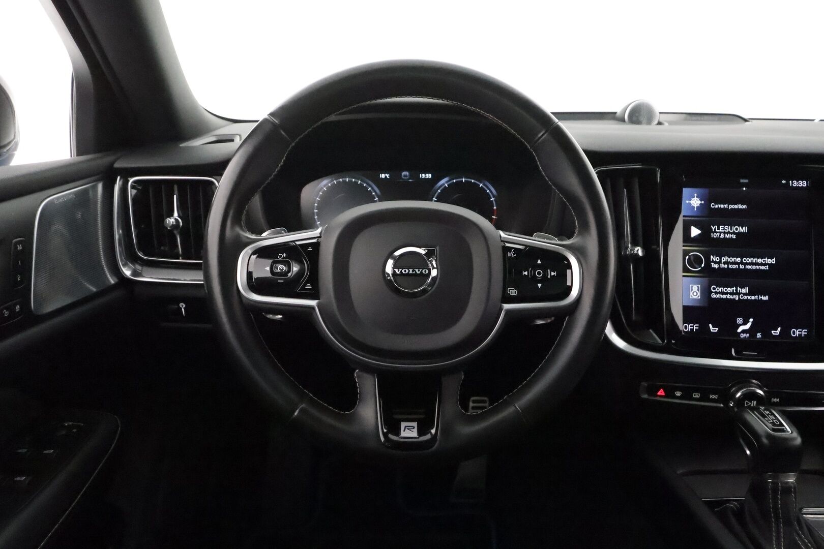 Volvo V60 2019 T5 Business R-Design aut Polestar **HUD / Panorama / B&W / Webasto / 360 Kamera / Muistipenkki / Adapt. vakkari** - 3,99 % KORKOTARJOUS TÄHÄN AUTOON - Suomi-auto / Merkkihuollettu 