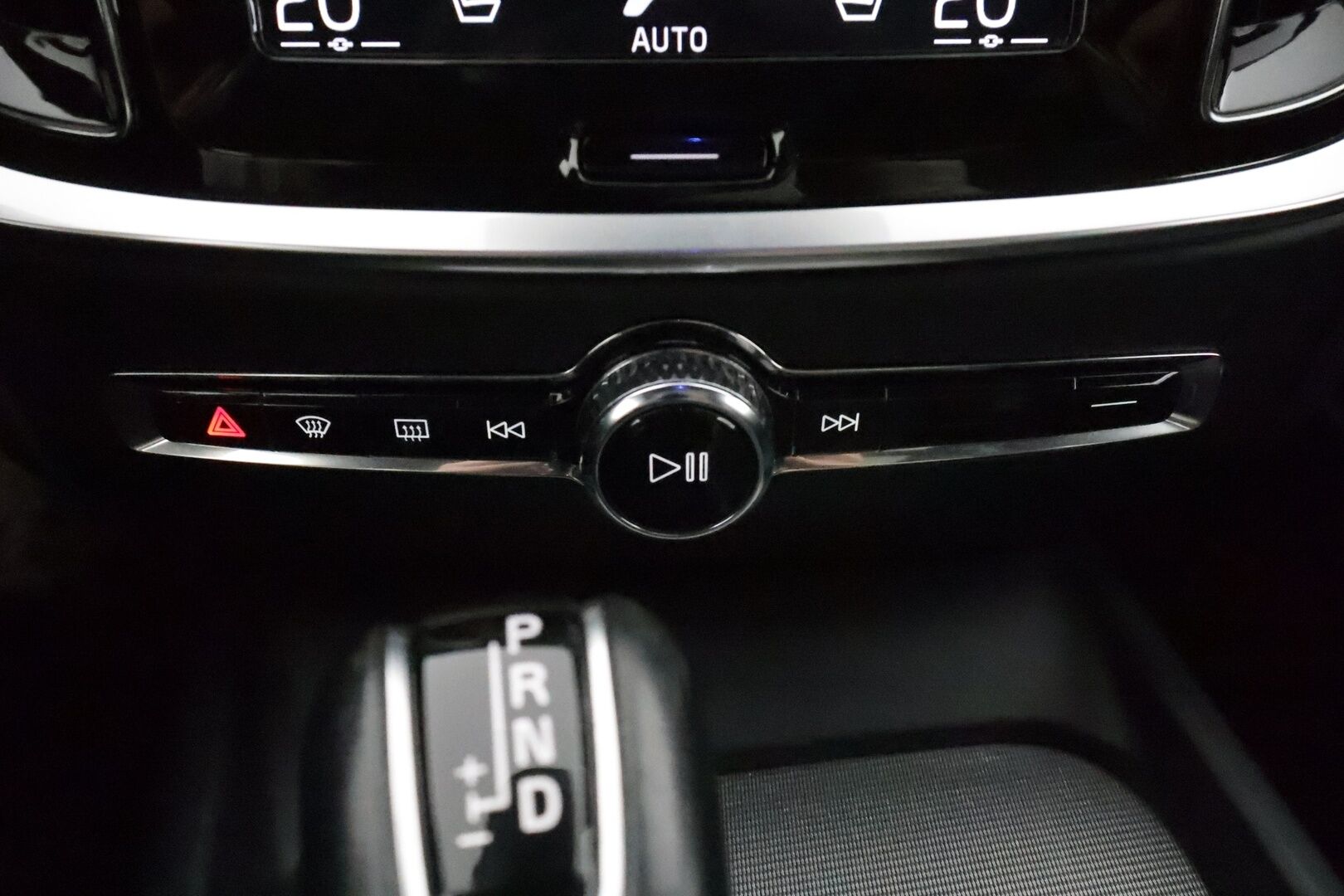 Volvo V60 2019 T5 Business R-Design aut Polestar **HUD / Panorama / B&W / Webasto / 360 Kamera / Muistipenkki / Adapt. vakkari** - 3,99 % KORKOTARJOUS TÄHÄN AUTOON - Suomi-auto / Merkkihuollettu 