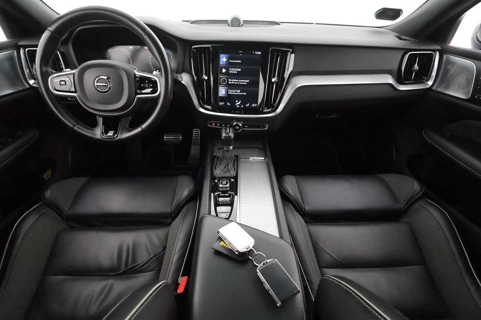Volvo V60 2019 T5 Business R-Design aut Polestar **HUD / Panorama / B&W / Webasto / 360 Kamera / Muistipenkki / Adapt. vakkari** - 3,99 % KORKOTARJOUS TÄHÄN AUTOON - Suomi-auto / Merkkihuollettu 