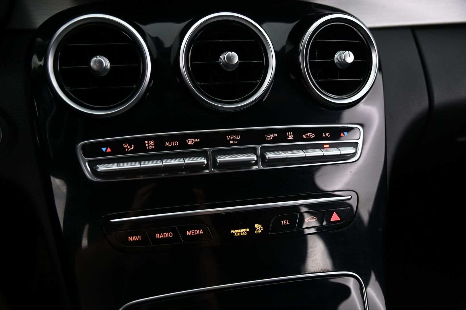 Mercedes-Benz C 2019 220 d T A Business AMG *Webasto / P-kamera / Vetokoukku / Led * - * Siisti / Näyttävät vanteet / hyvä huoltohistoria*